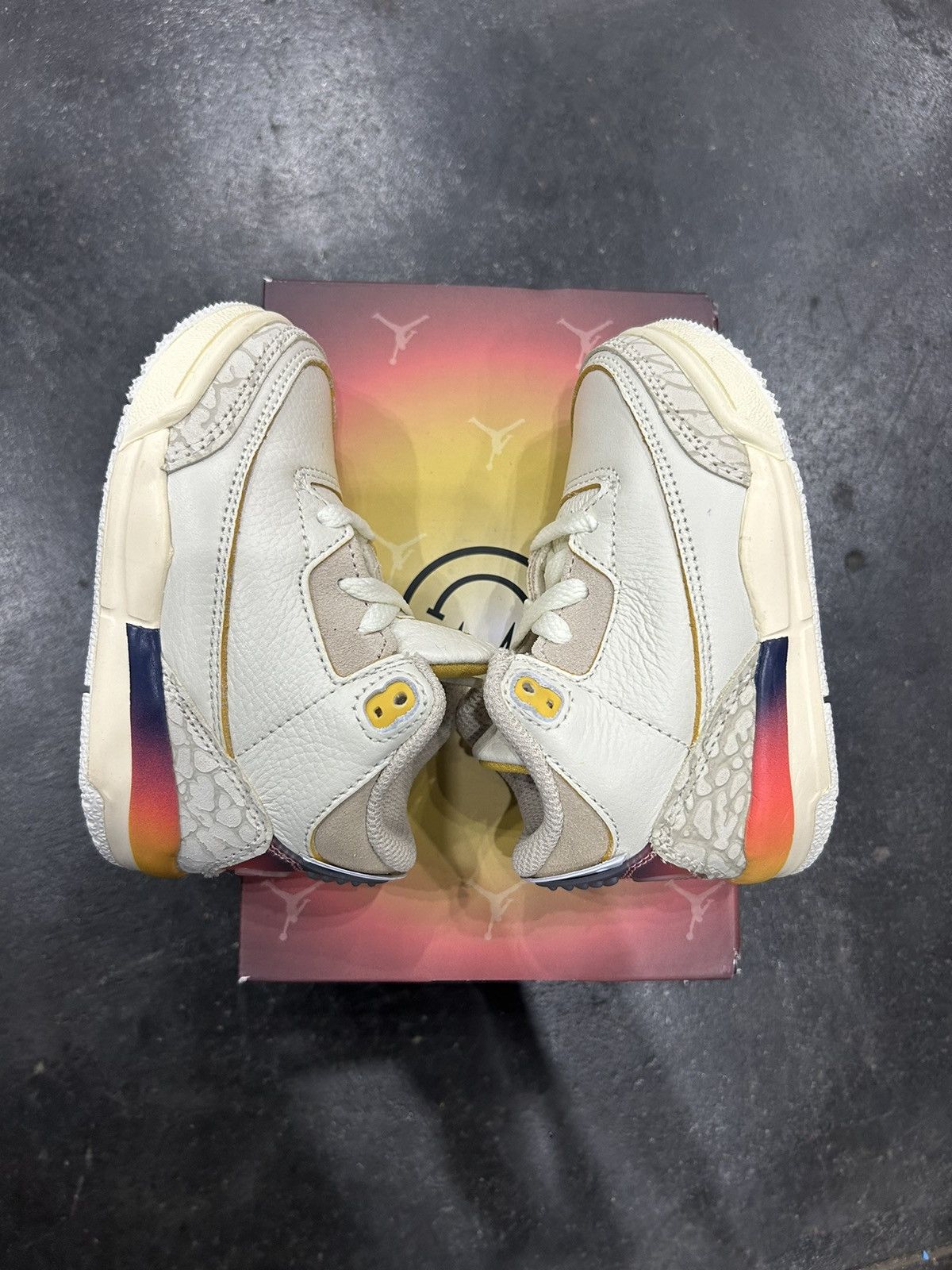 Nike Jordan Retro 3 SP “J-Balvin” 5C Size US 5 / EU 37 - 6 Thumbnail