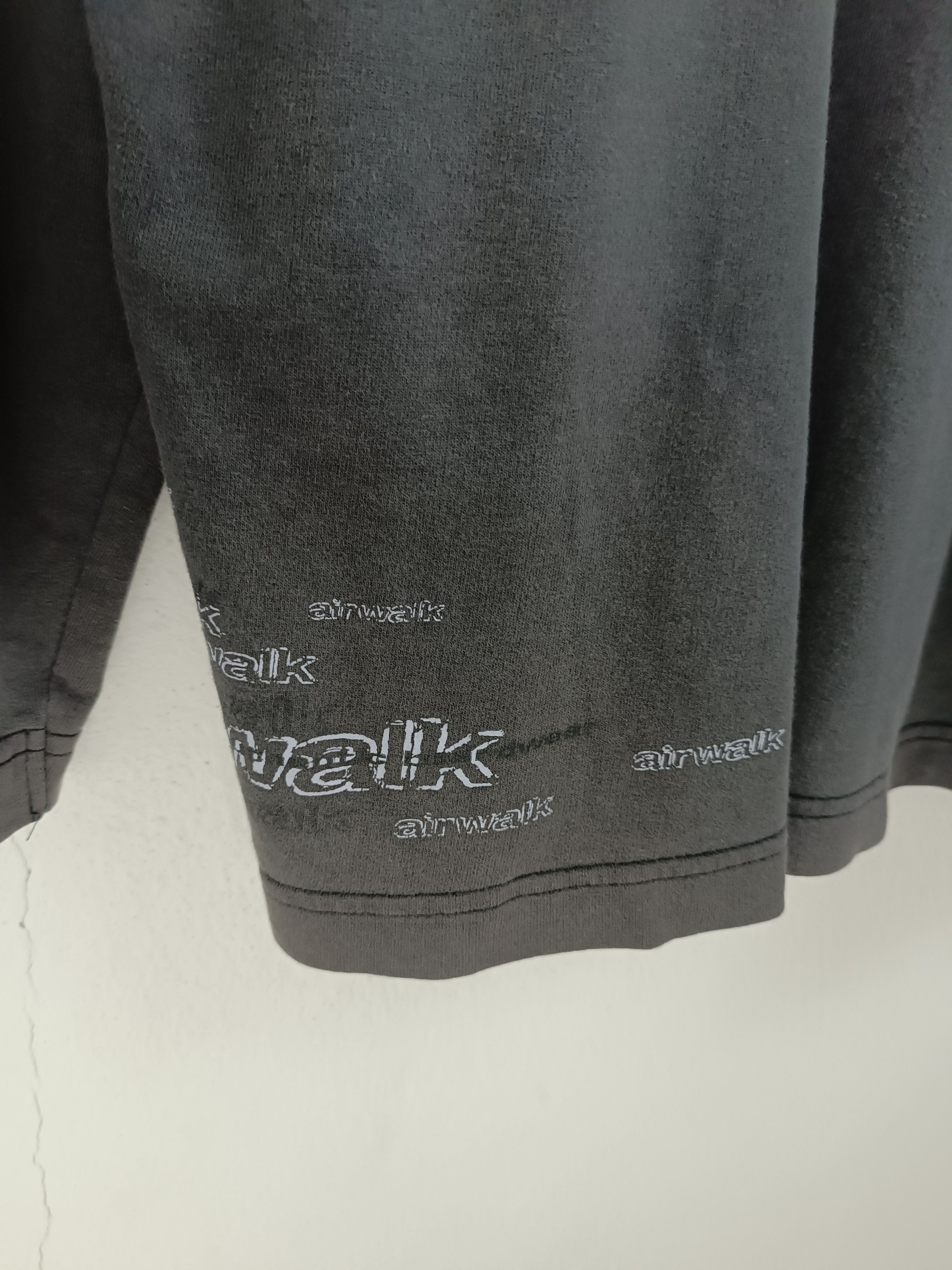 Airwalk THRASHED FADED VINTAGE Y2K AIRWALK TEE VKEI KMIRII GRUNGE Size US L / EU 52-54 / 3 - 16 Thumbnail