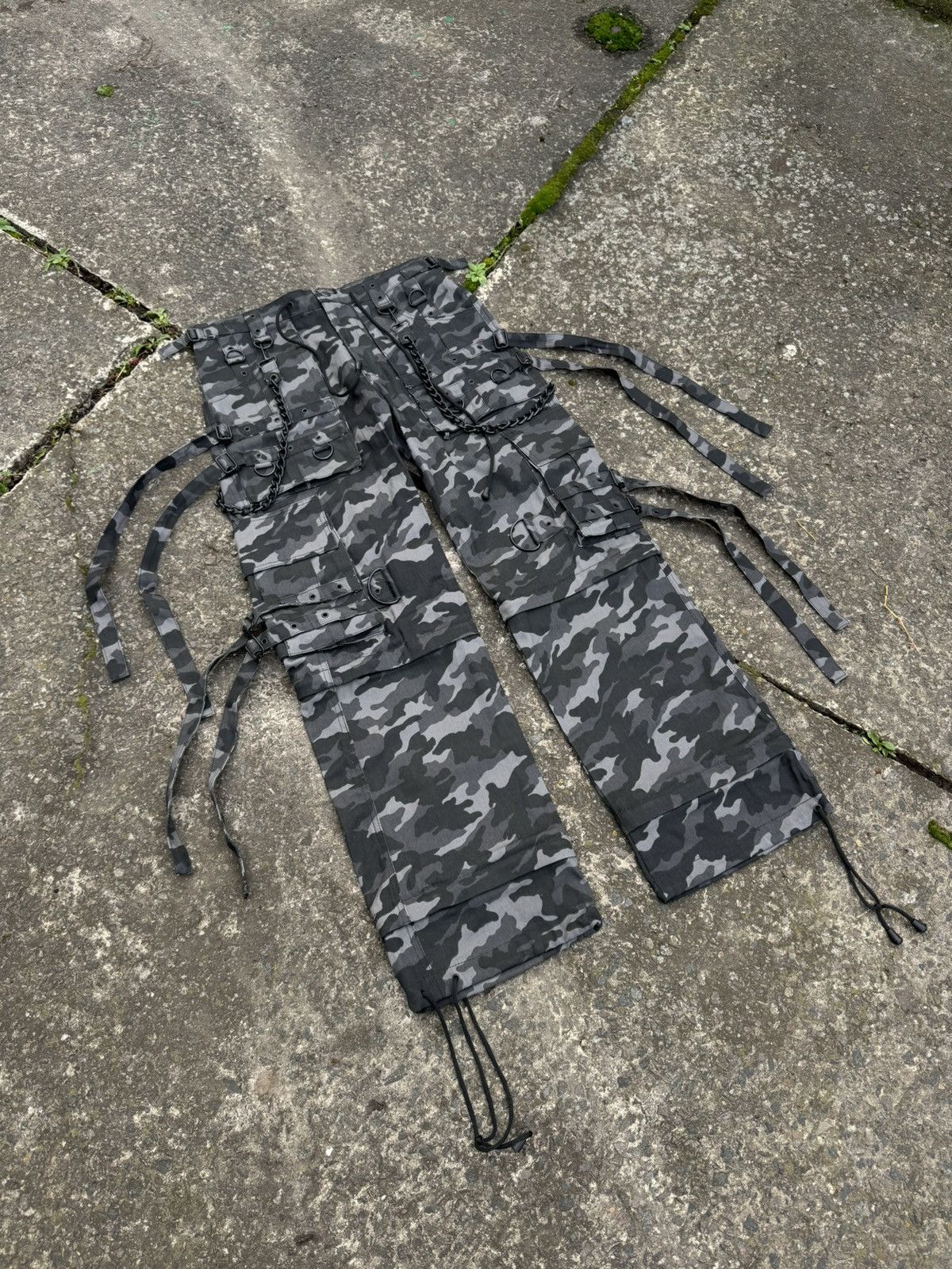 Japanese Brand 🔥VERY RARE GOTHICANA BY EMP AVANT GARDE BONDAGE CARGO PANTS🔥 Size US 34 / EU 50 - 3 Thumbnail