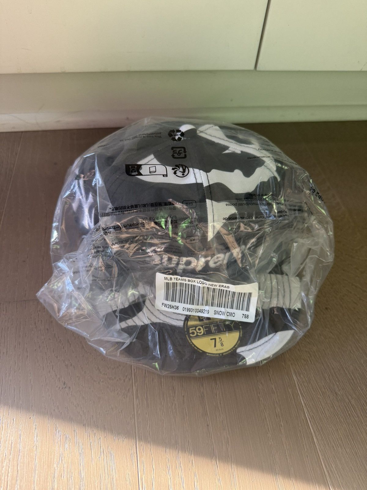MLB × Supreme Supreme NY Yankees New Era Box Logo Snow Camo 7 5/8 Rare Size ONE SIZE - 2 Thumbnail