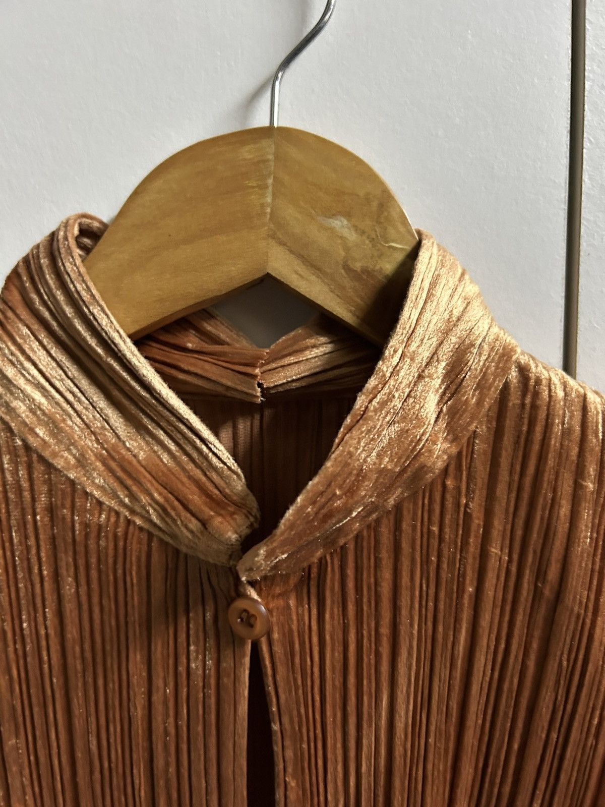 Pleats Please Issey Miyake Archival Sleeveless Mock Neck Top Metallic Bronze Gold Size M / US 6-8 / IT 42-44 - 14 Thumbnail