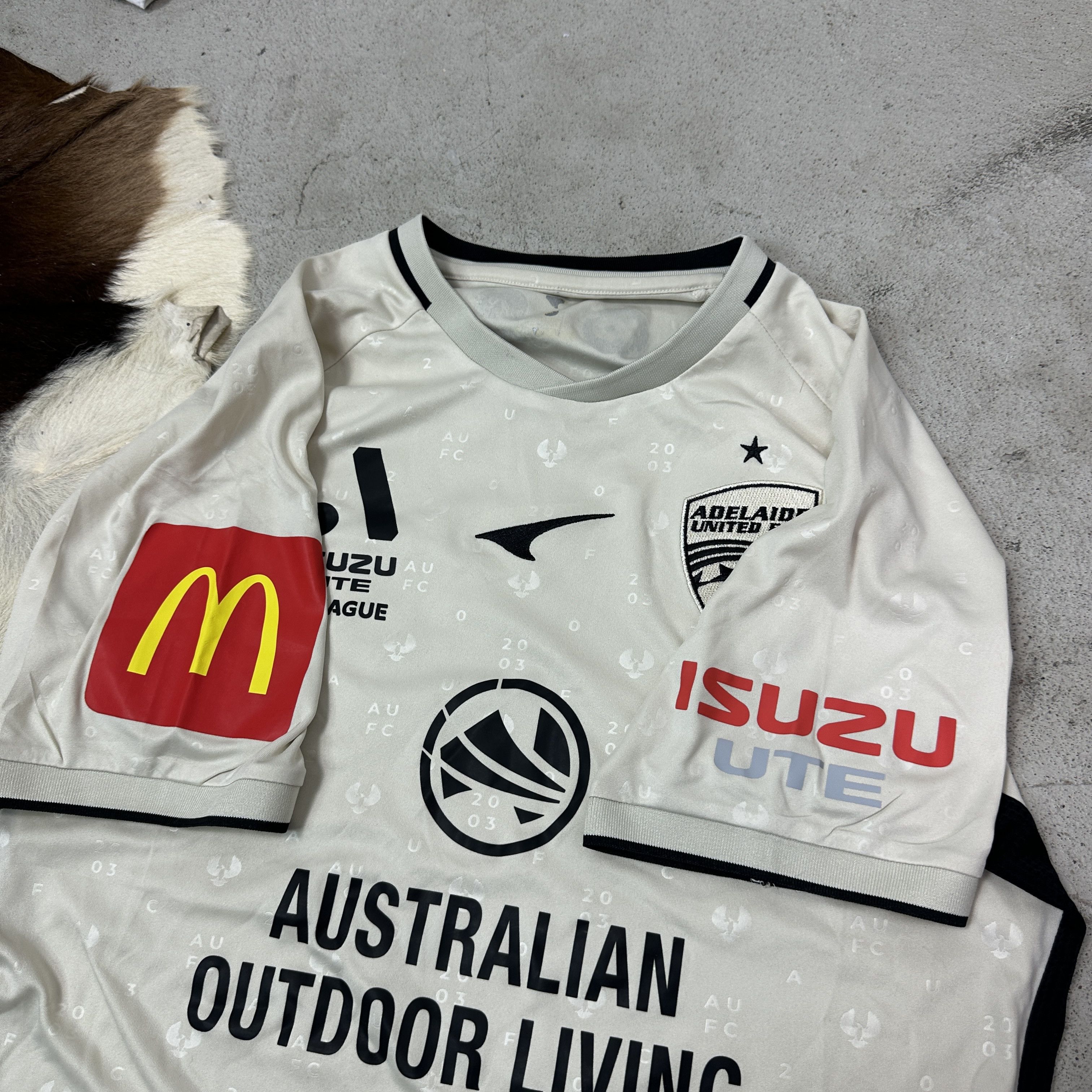Vintage Vintage Sporty UCAN Adelaide FC 22/23 Away Jersey Y2K Size US M / EU 48-50 / 2 - 2 Thumbnail