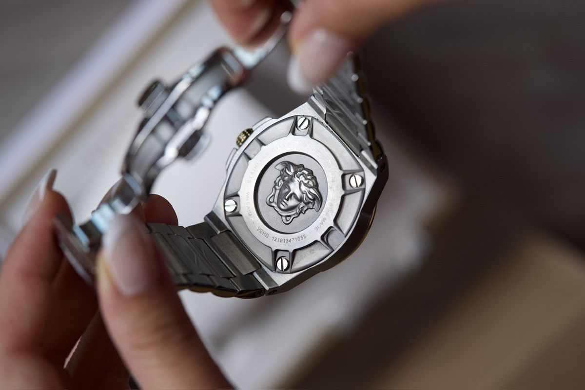 Versace Versace stunning unique watch. Original price $980 Size ONE SIZE - 3 Thumbnail
