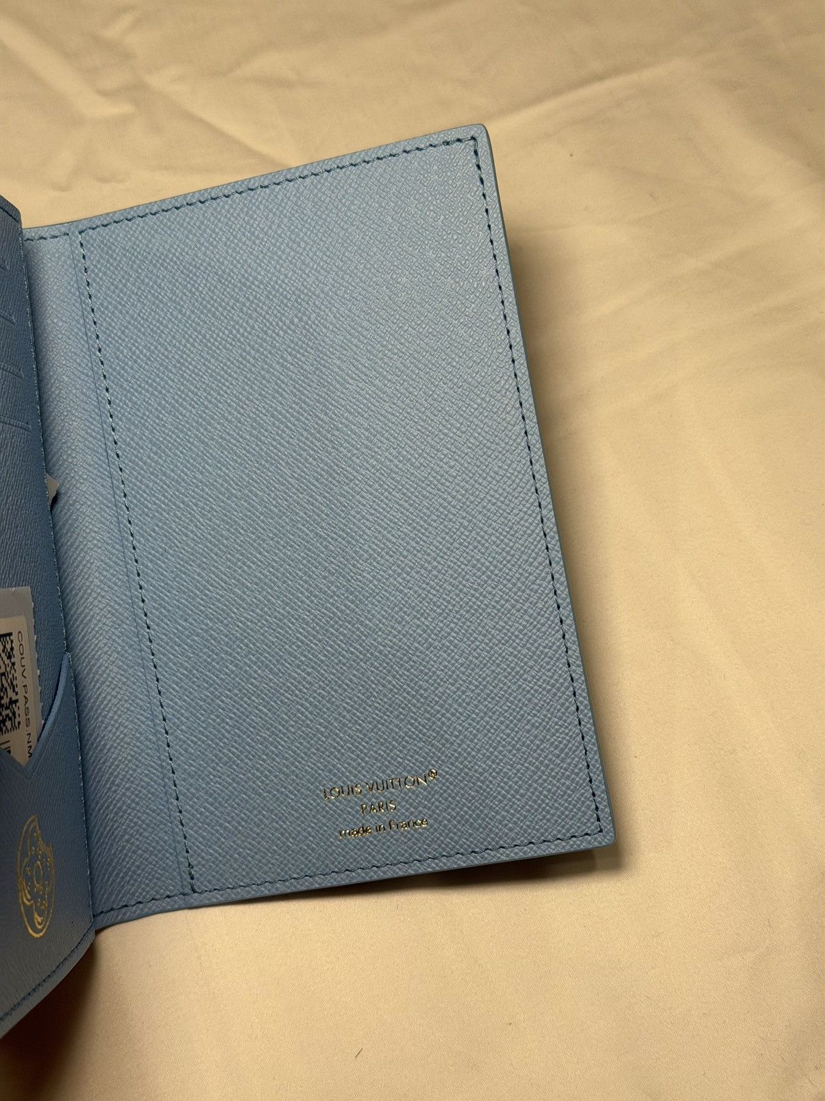 Louis Vuitton Louis Vuitton Monogram Donuts Passport Cover 100% AUTHENTIC Size ONE SIZE - 4 Thumbnail