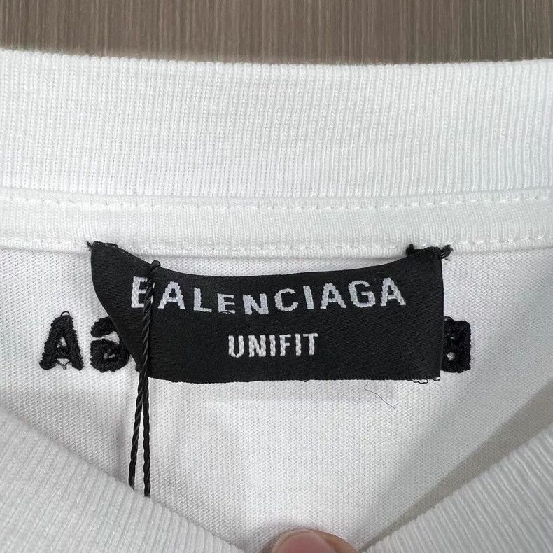 Balenciaga Balenciaga Glow in the Dark Smile Embroidered Letter Short Size US S / EU 44-46 / 1 - 5 Thumbnail