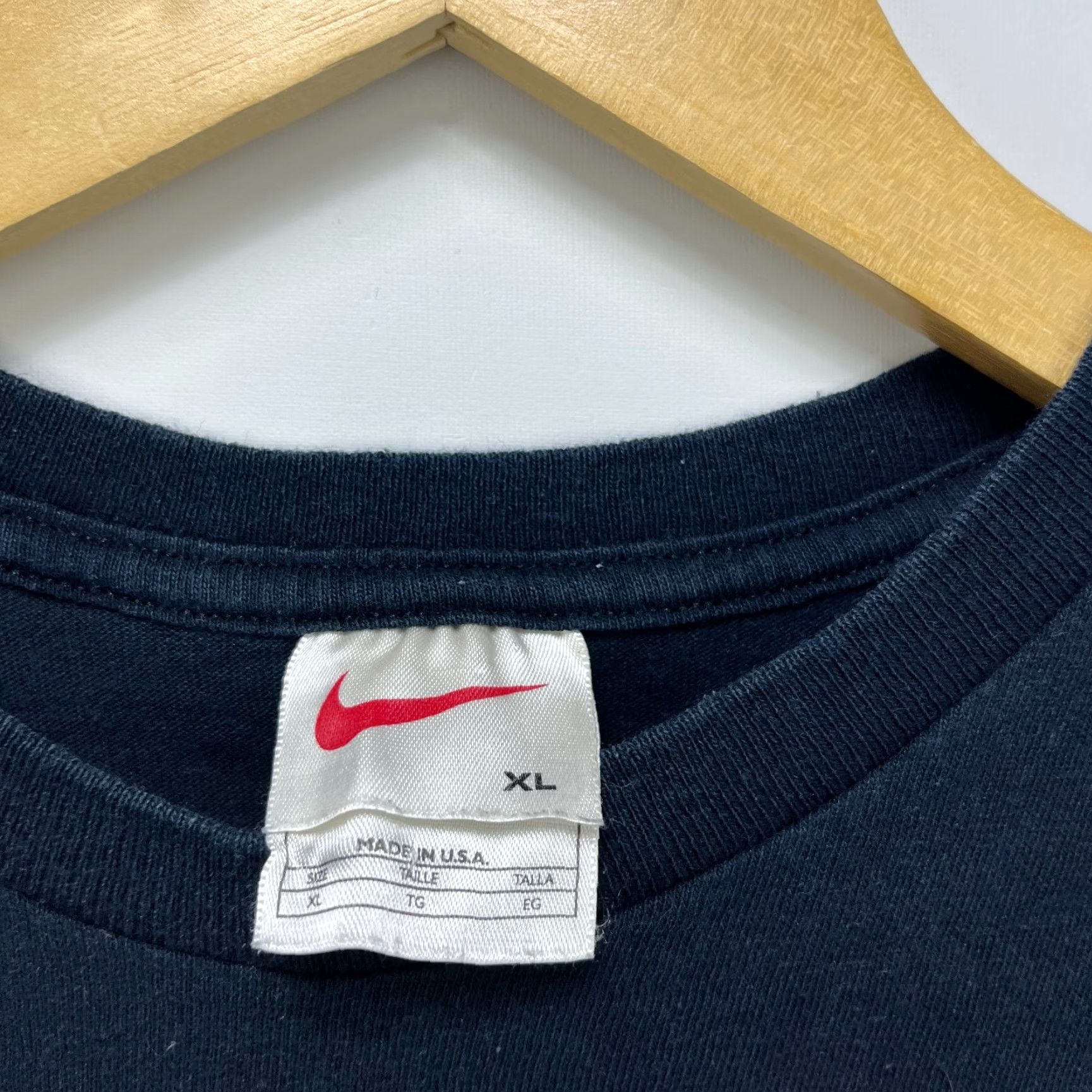 Nike VINTAGE Nike Basketball T-Shirt Small Mens 90s Black Made in USA Size US S / EU 44-46 / 1 - 7 Thumbnail