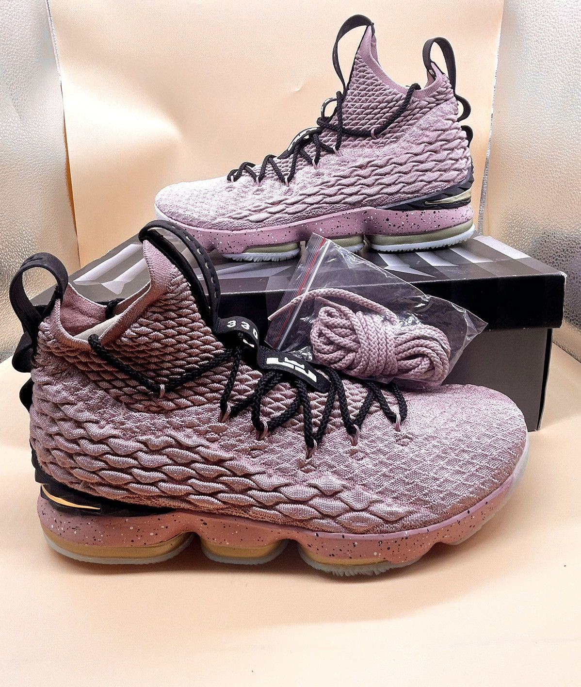 Nike Size 13.5- Nike LeBron 15 “Hollywood” 2018 Size US 13 / EU 46 - 7 Thumbnail