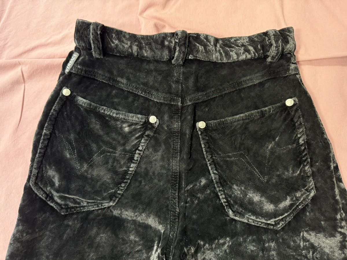 Versace Vintage Versace Pants (Rare) Waist 26 in. / Inseam 27 in. Size 26" / US 2 / IT 38 - 7 Thumbnail