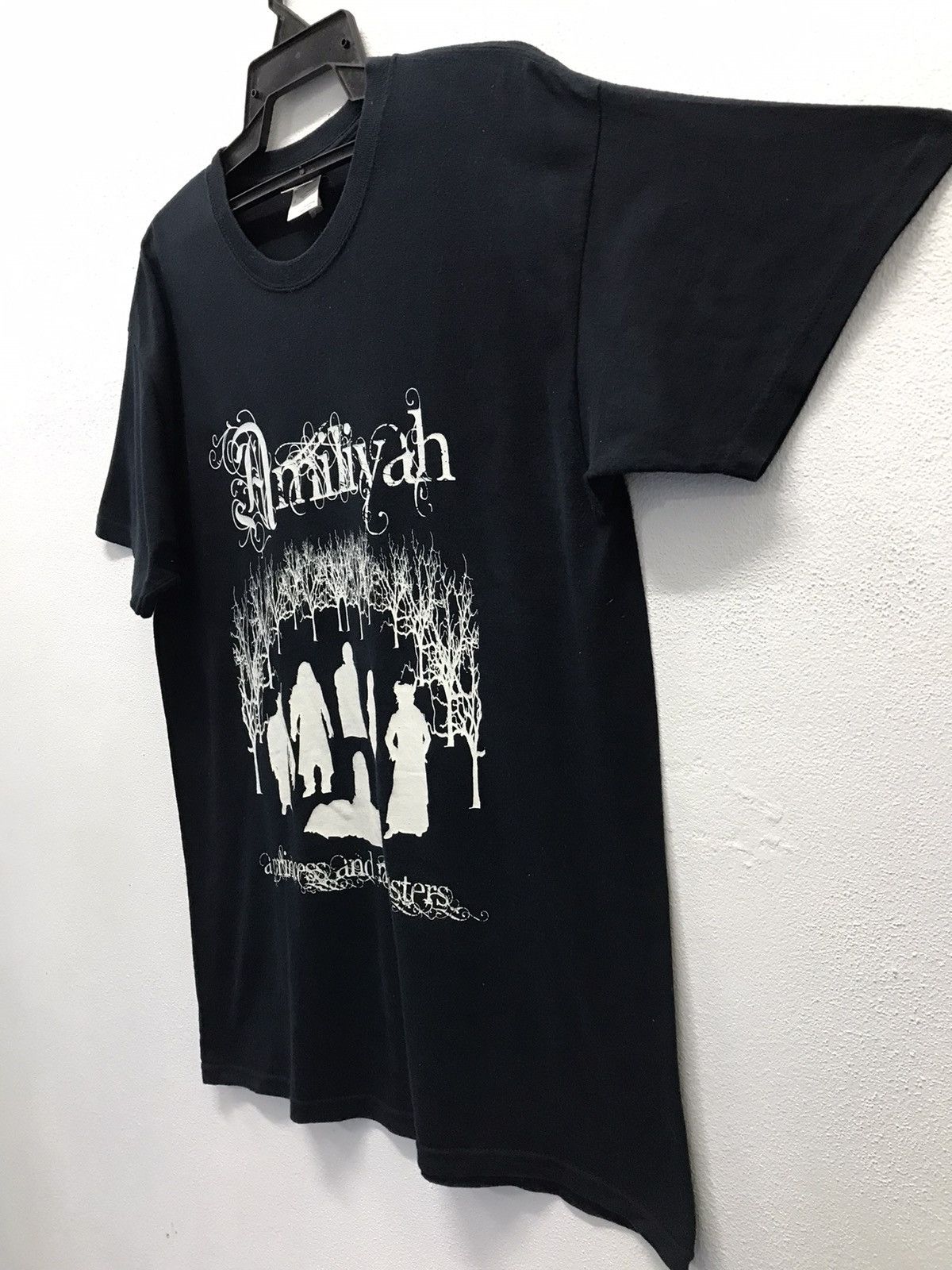 Band Tees × Gildan × Vintage Vintage Gildan Amiliyah A princess and monsters Shirt Size US L / EU 52-54 / 3 - 4 Thumbnail