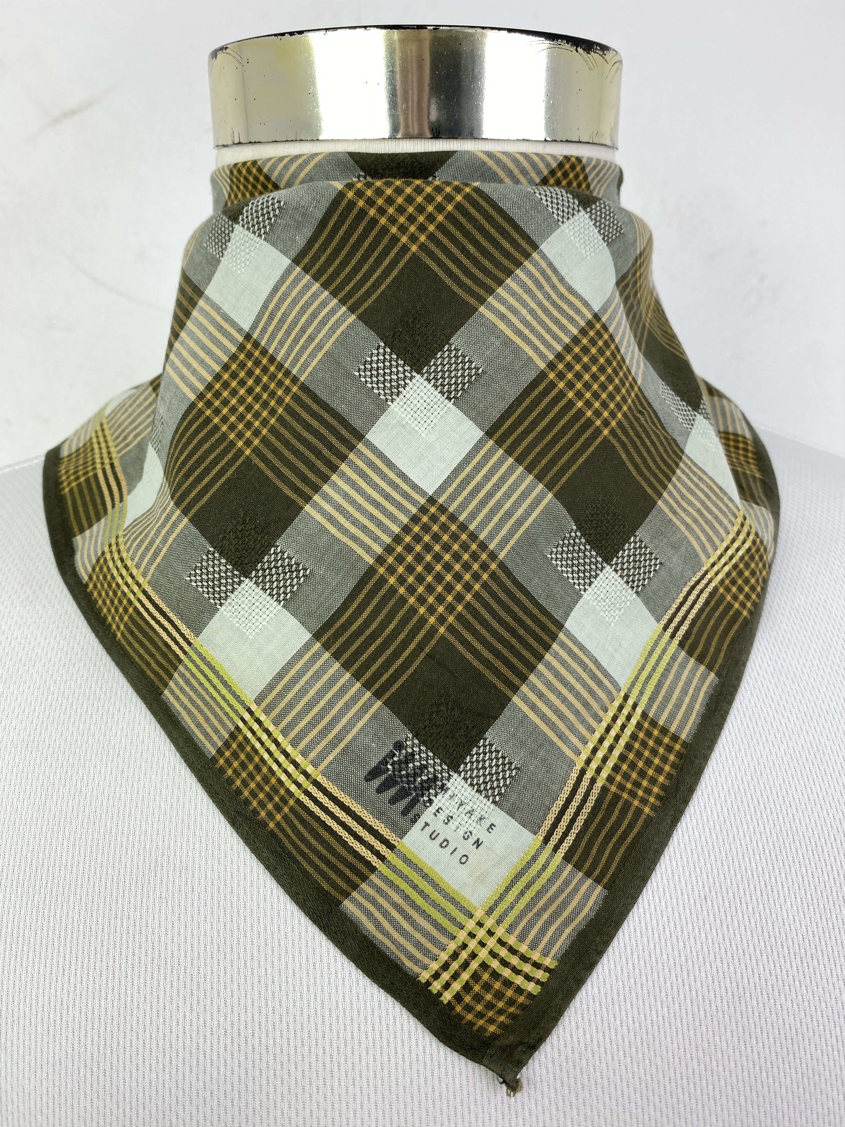Issey Miyake Vintage Issey Miyake Handkerchief Neckerchief HKC0859 Size ONE SIZE - 2 Thumbnail