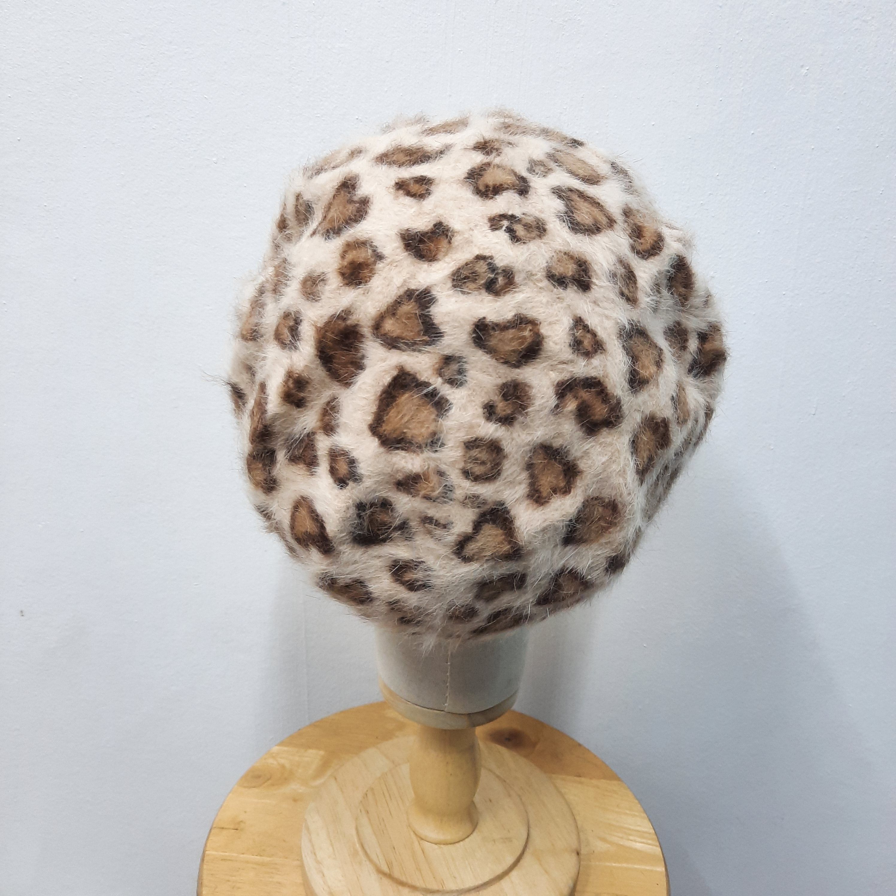 If Six Was Nine 💥 Japanese brand ingni harajuku punk leopard fur beret hat Size ONE SIZE - 5 Thumbnail