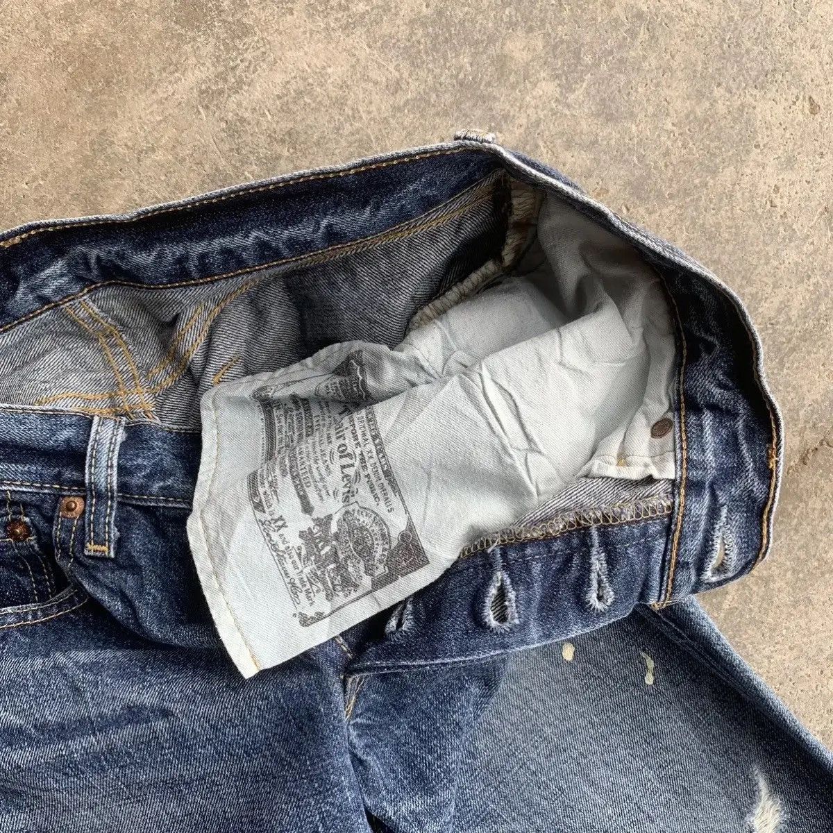 Levi's Vintage Clothing Levis 501 Blue Wash Levi’s Jeans Slim Fit Trousers Pants Size US 28 / EU 44 - 9 Thumbnail