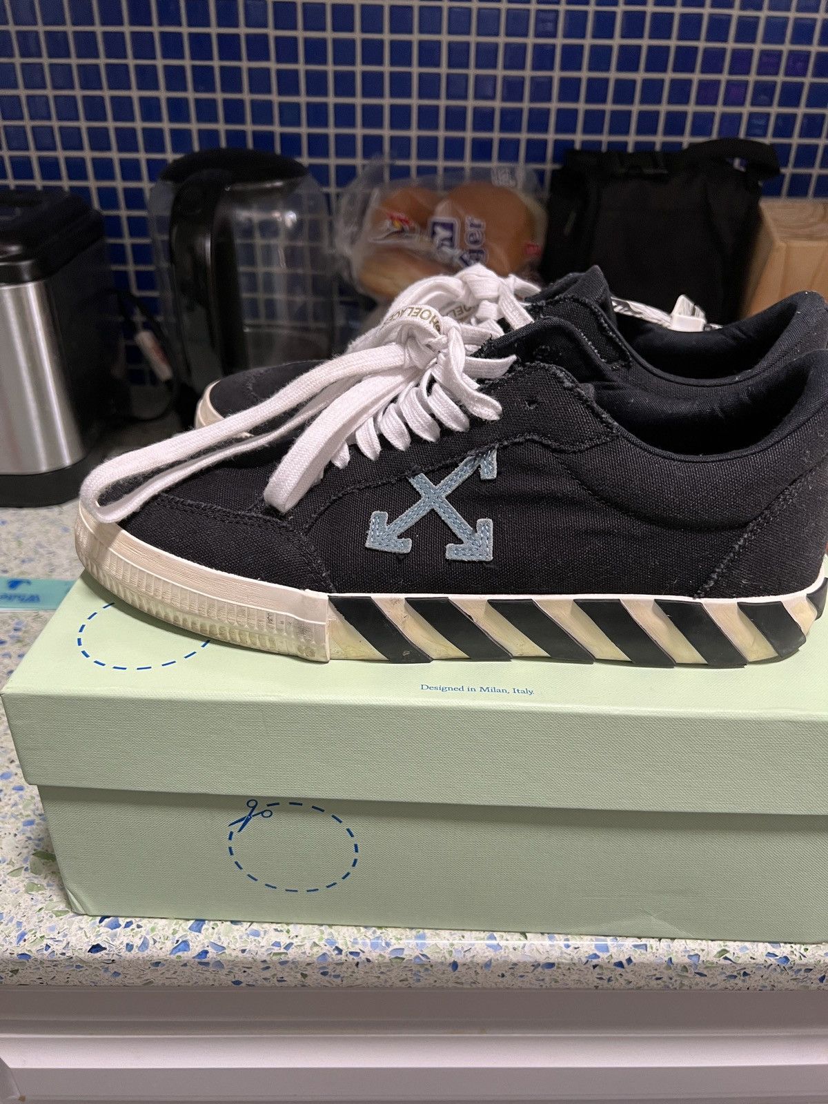 Off-White OFF White Low Vulcanized Sneaker Size US 11 / EU 44 - 2 Thumbnail