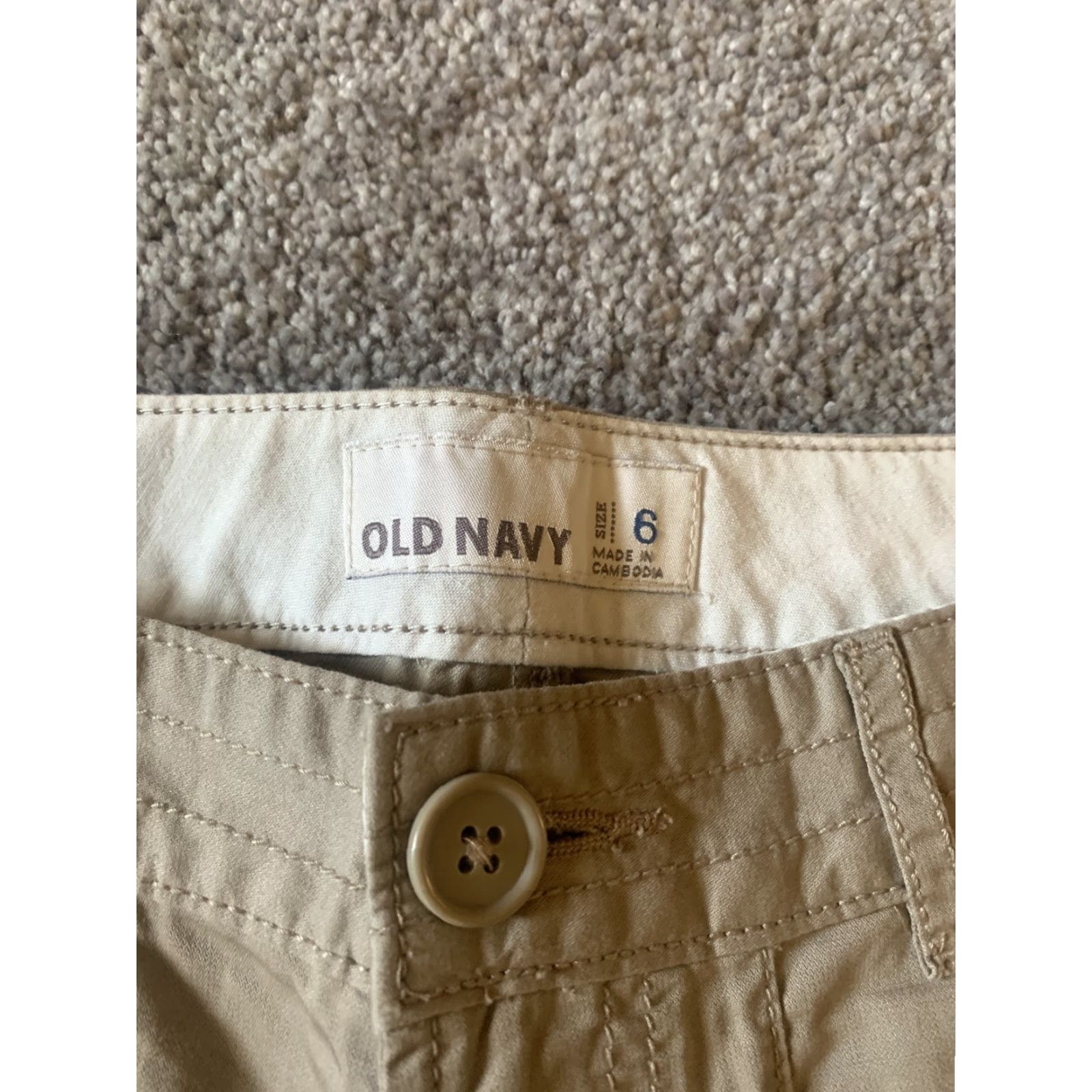 Old Navy OLD NAVY Womens 100% Cotton Khaki Capris Crop Pants Size 6 Regular Inseam 20in Pockets Crop Flat Front Beige Shorts Pants Size 28" / US 6 / IT 42 - 2 Thumbnail