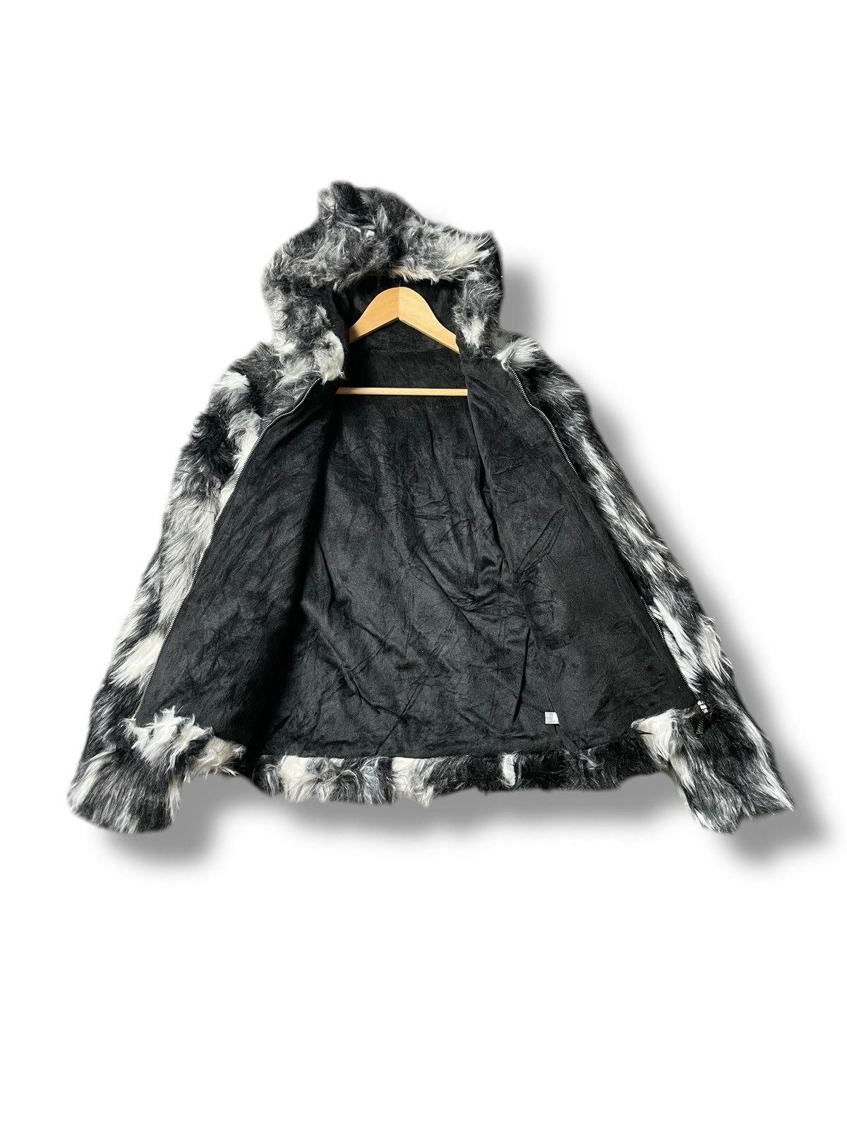 Designer × Japanese Brand Black & White Fluffy Faux Fur Jacket (45) Size US L / EU 52-54 / 3 - 5 Thumbnail