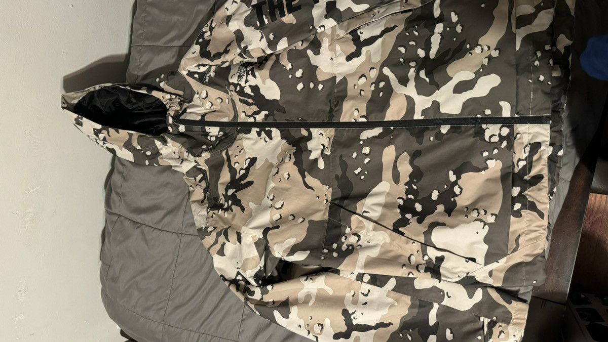 The North Face North Face Camo Windbreaker Size US XL / EU 56 / 4 - 2 Thumbnail