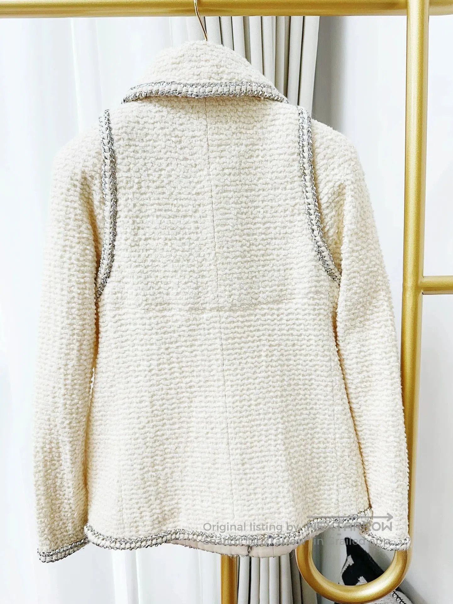 Chanel Chanel Beige Tweed Pearl Button Jacket. Size US S / EU 44-46 / 1 - 3 Thumbnail