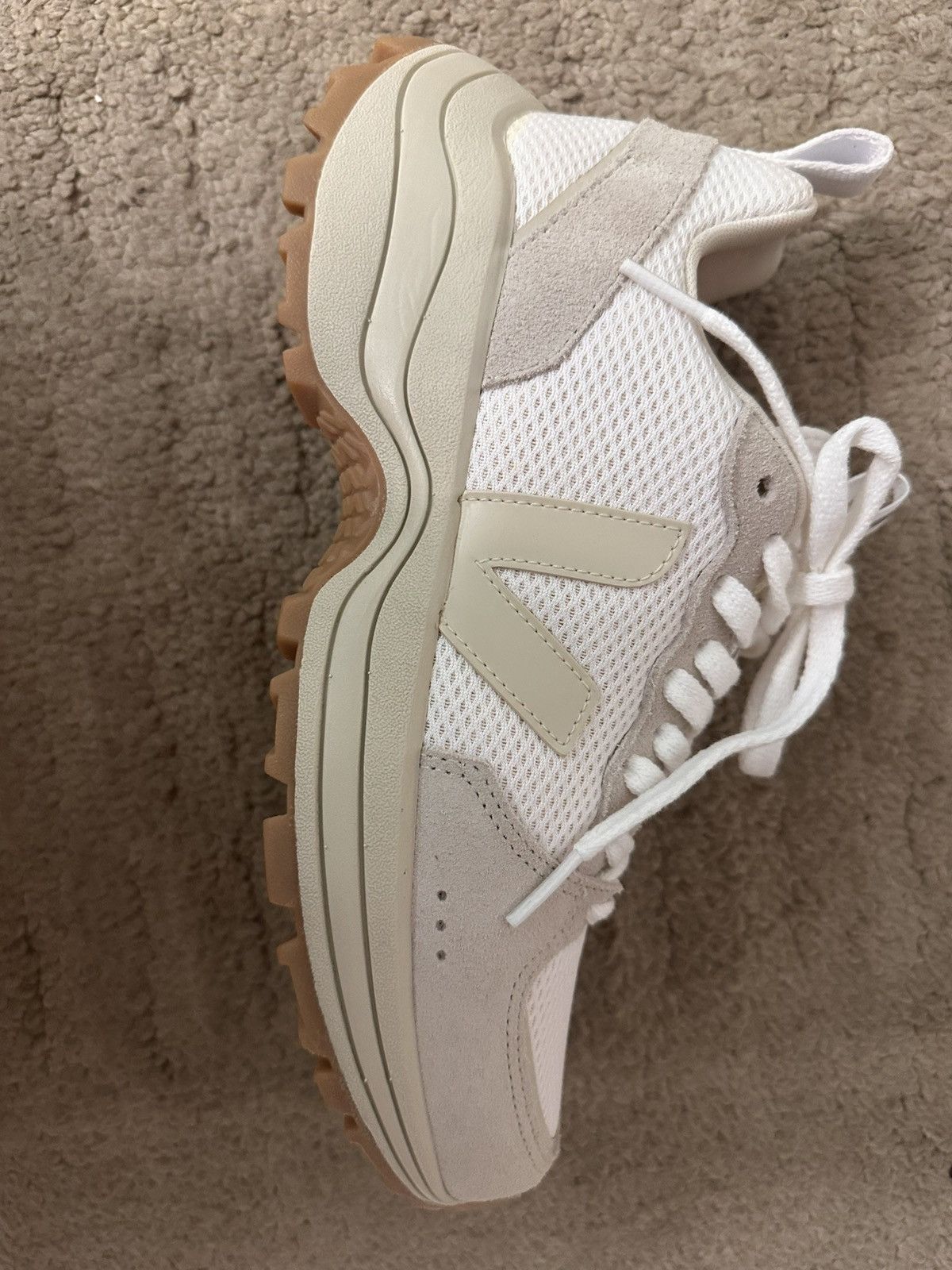 Veja VEJA SNEAKERS: VENTURI ALVEOMESH WHITE PIERRE NATURAL Size US 9 / IT 39 - 3 Thumbnail