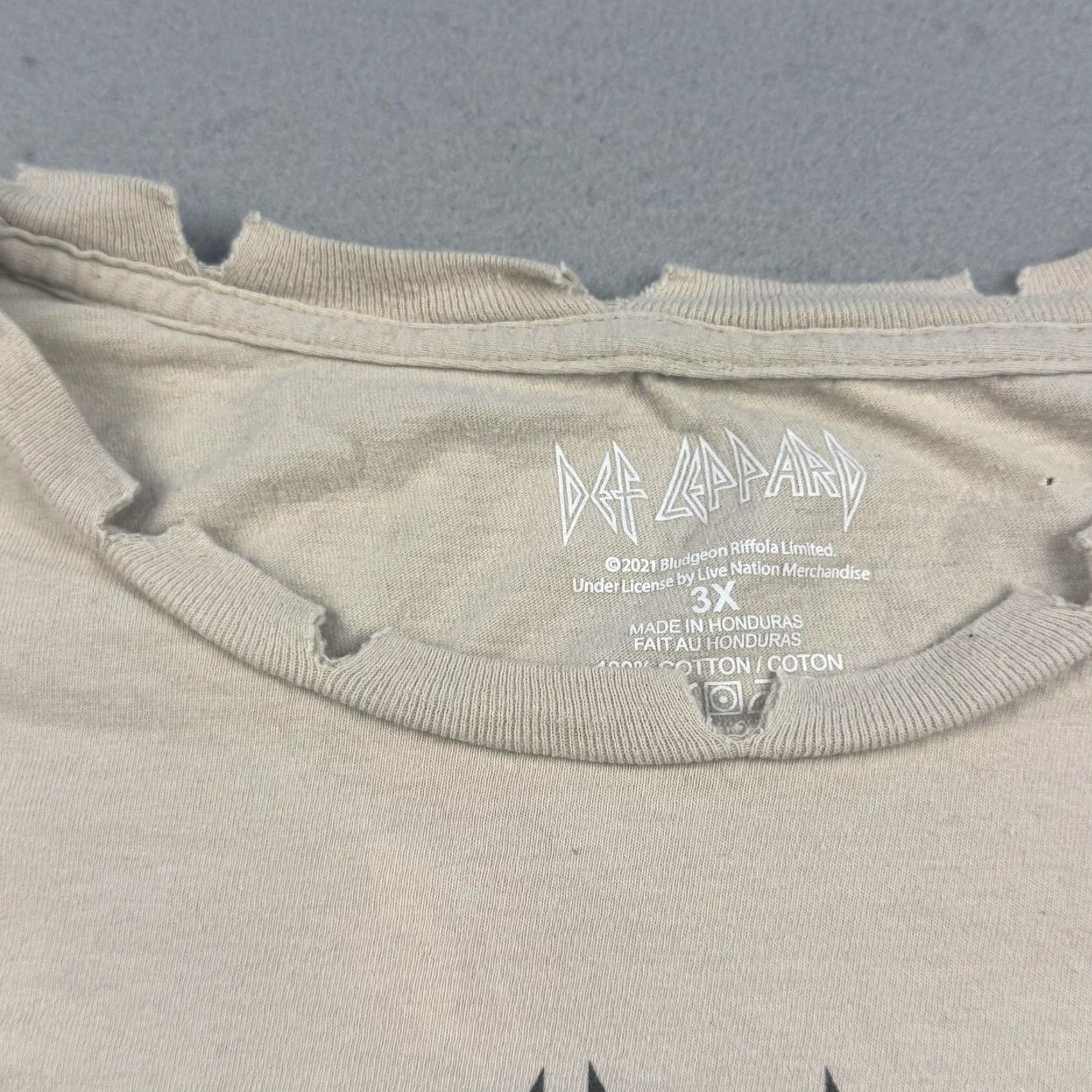Vintage VINTAGE Def Leppard Shirt Mens 3X Plus Beige Distressed Leopard Band Tee Live Nation Size US XXL / EU 58 / 5 - 5 Thumbnail