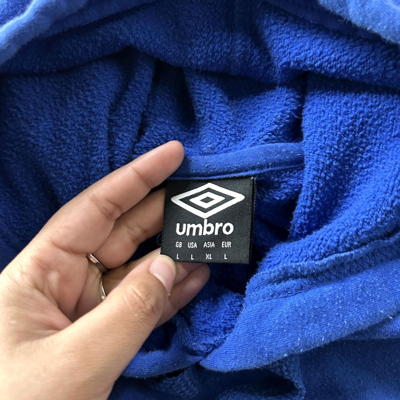 Umbro Umbro Hoodie Mens Large Blue Fleece Pullover Kangaroo Pocket Soccer Sweatshirt Size US L / EU 52-54 / 3 - 4 Thumbnail