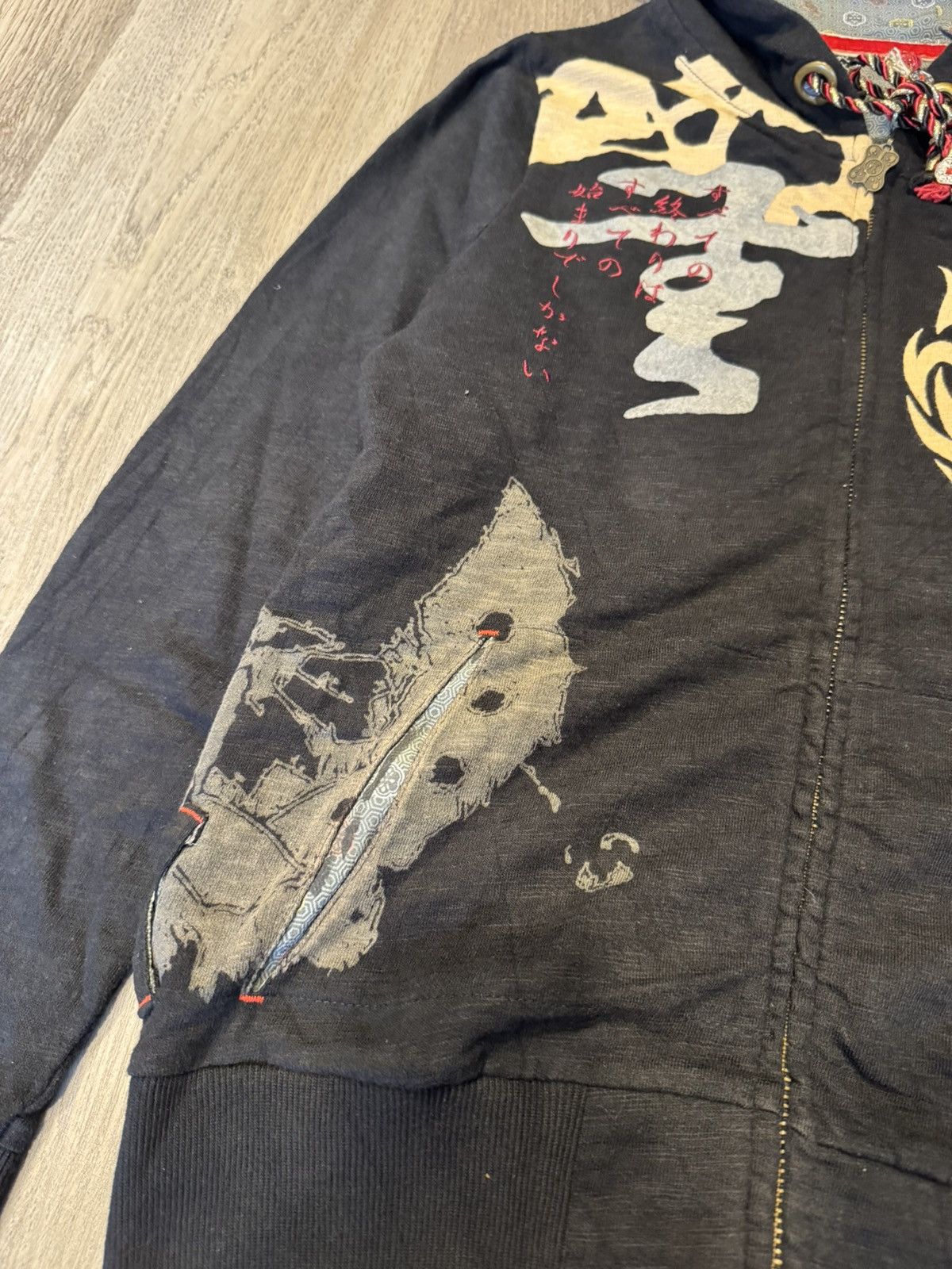 Japanese Brand BLACK ZIP-UP HOODIE FEATURING A CROSS DESIGN JAPANESE STYLE Size US S / EU 44-46 / 1 - 3 Thumbnail