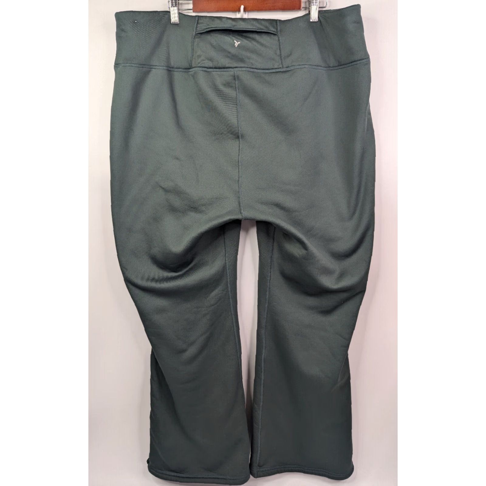 Old Navy Old Navy Green Fleece Lined Pants Womens 3X Go Dry High Rise Flare Sweatpants Size 40" / US 18 - 4 Thumbnail