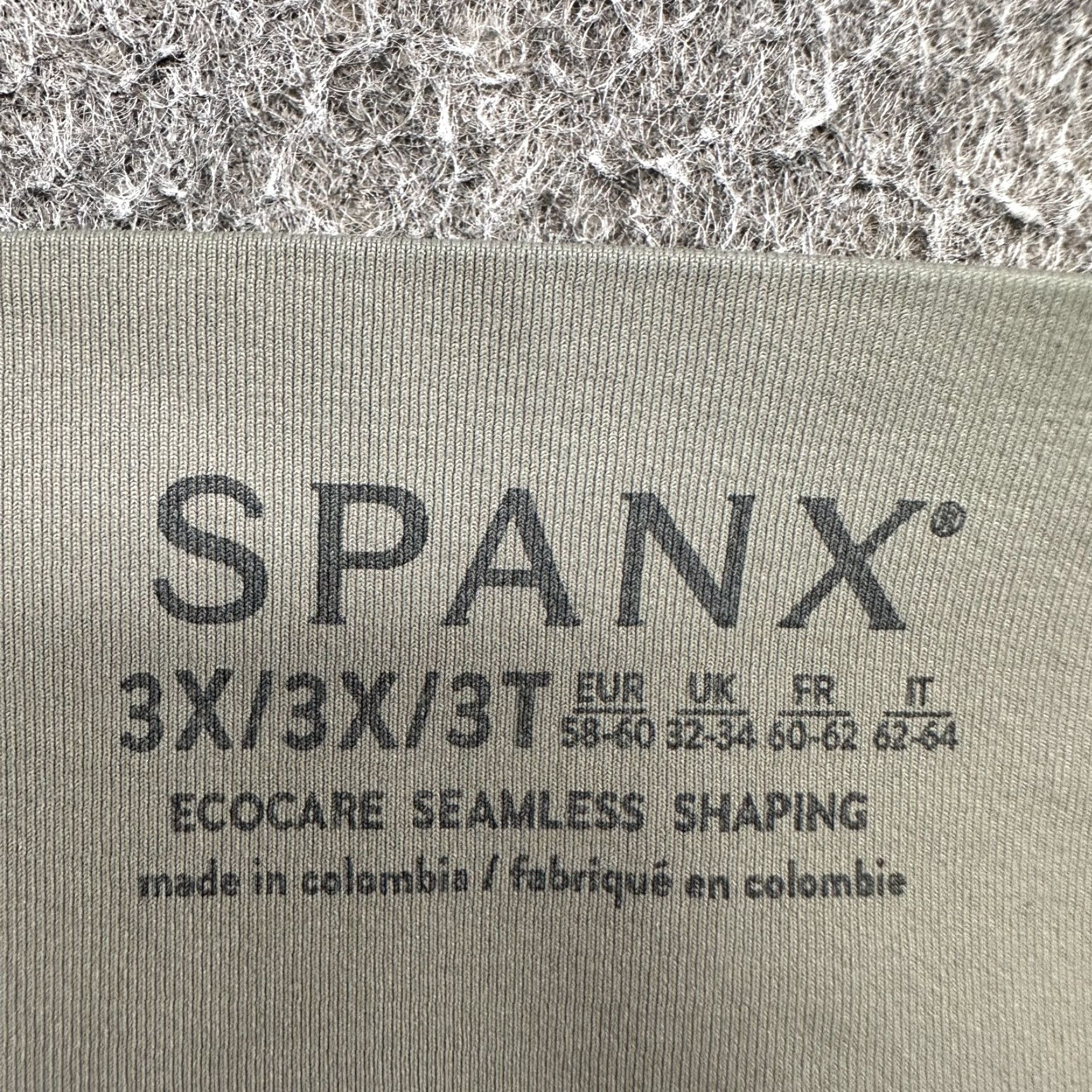 Spanx Spanx Shorts Womens 3X Green Ecocare Seamless Shaping Stretch Activewear Size 40" / US 18 - 4 Thumbnail