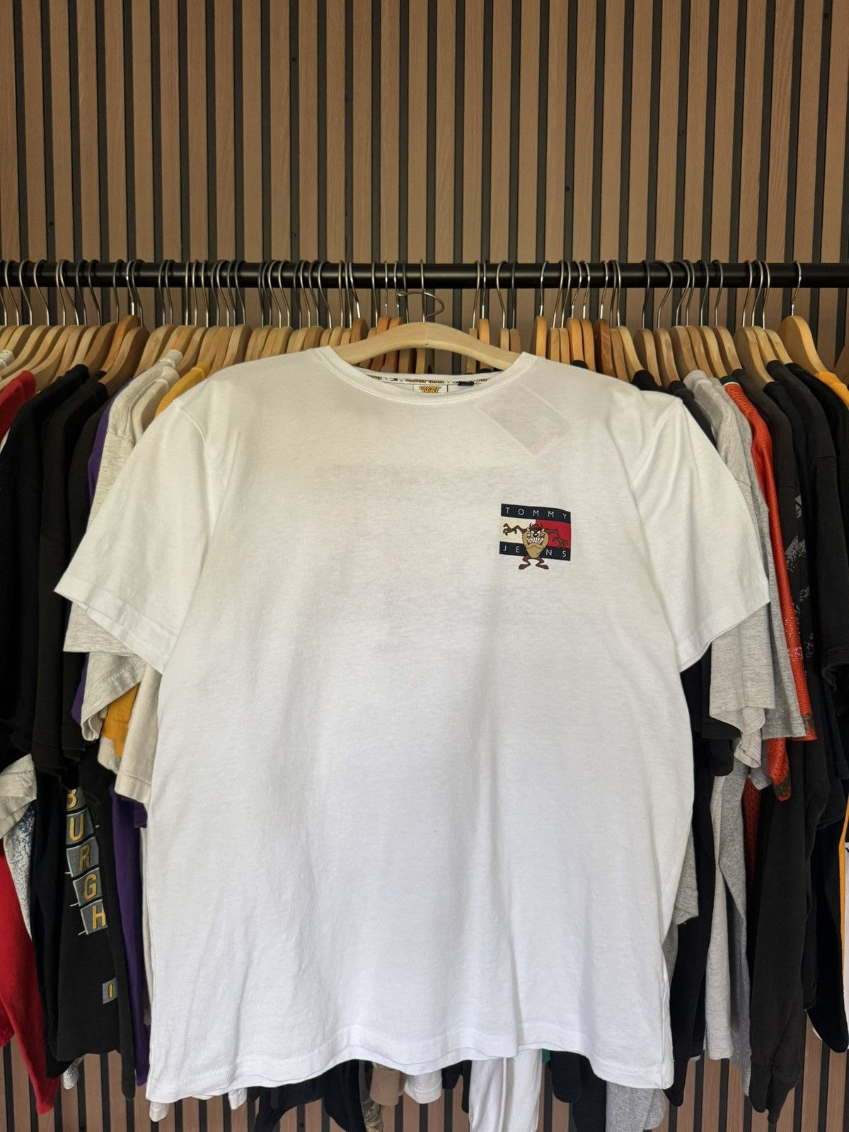 Tommy Jeans Modern Tommy Jeans X Looney Tunes Tasmanian Devil Tee Large Size US L / EU 52-54 / 3 - 1 Thumbnail