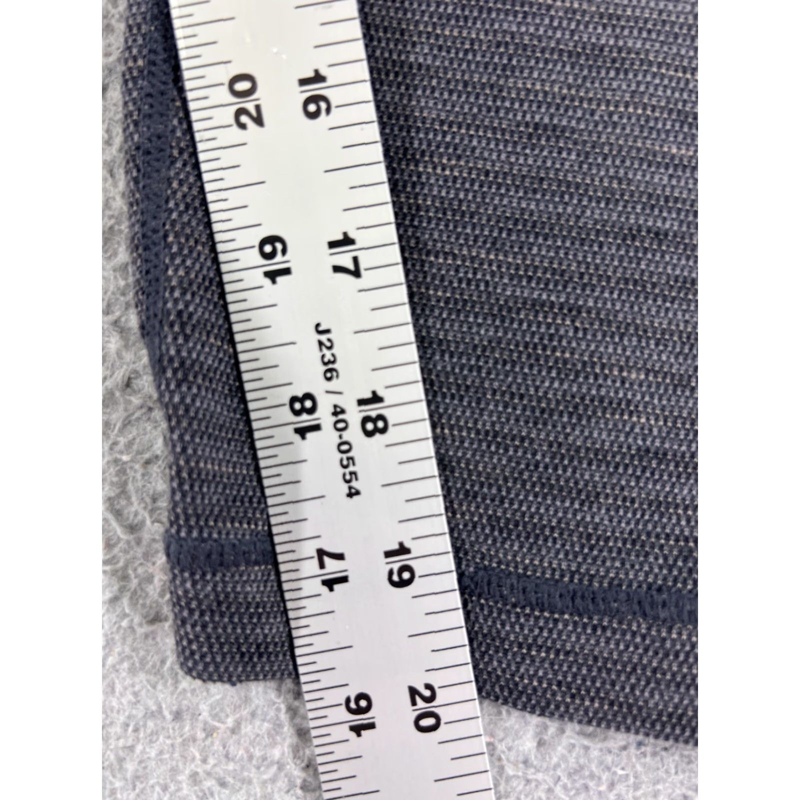 Lululemon Lululemon Pants Womens 4 Gray Wunder Under Crop 20" Gym Training Yoga Cropped Inseam 20 in Pockets Skinny Leg Size 27" / US 4 / IT 40 - 6 Thumbnail