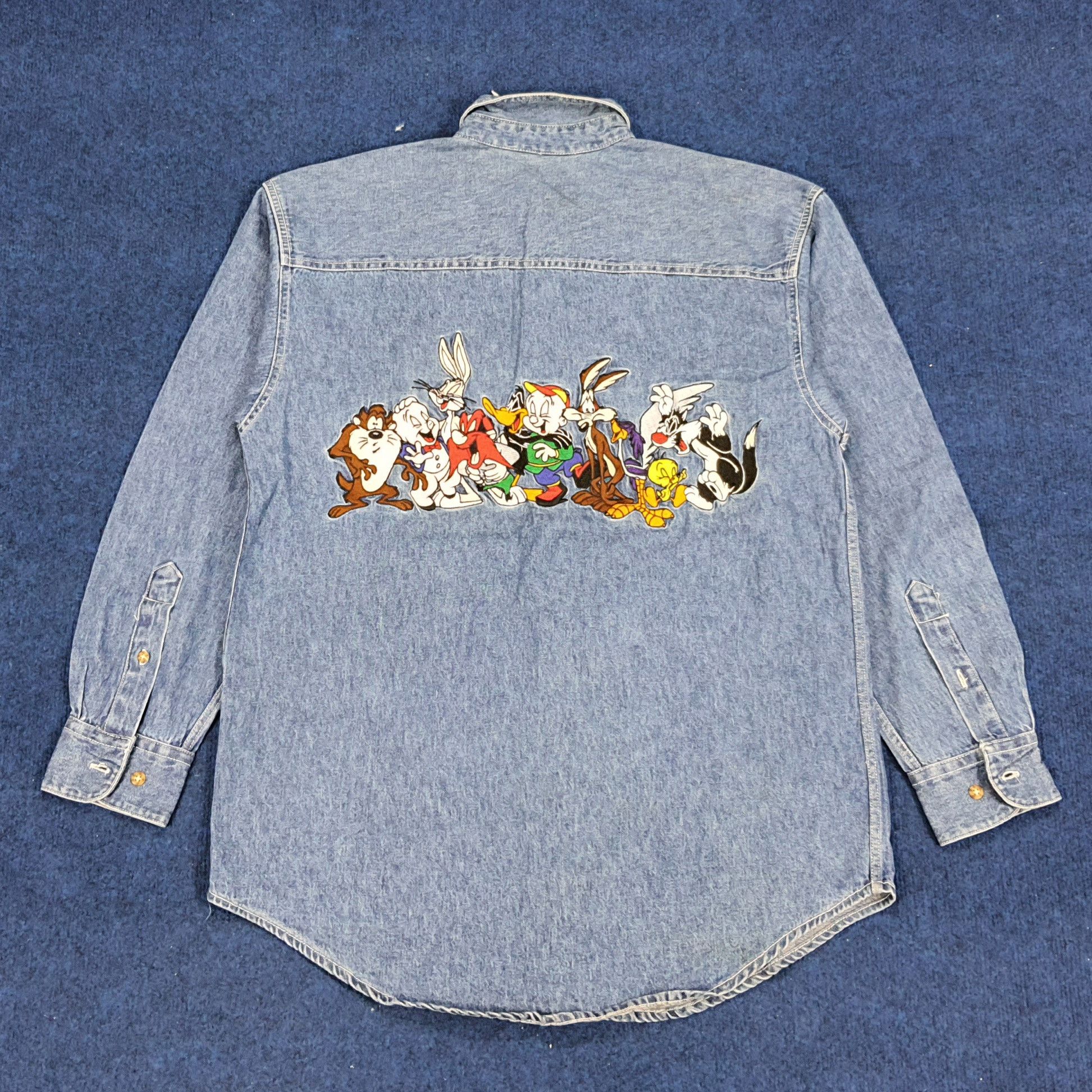 Vintage × Warner Bros Vintage Warner Bros. Studio Looney Tunes Embroidered Shirt Size US M / EU 48-50 / 2 - 1 Thumbnail