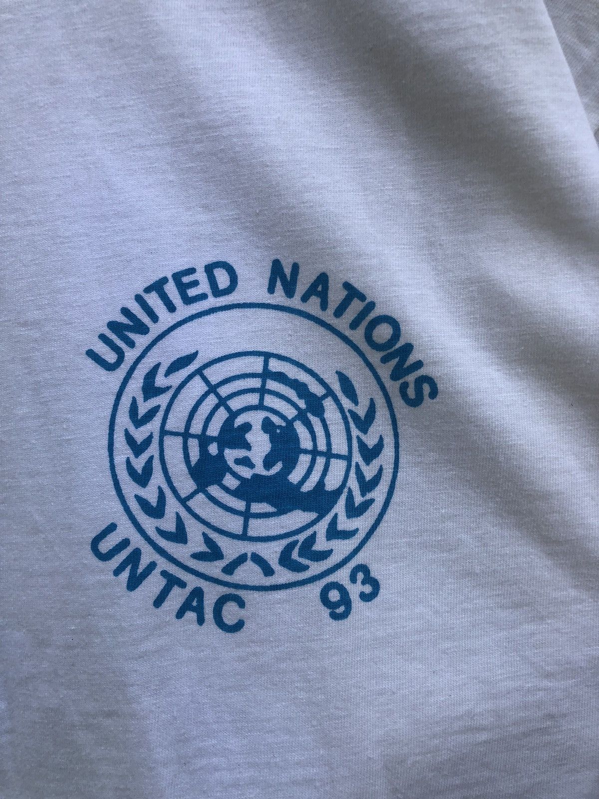 Vintage Vintage Bootleg United Nation UNTAC 93 Kampuchea Logo Tee Size US M / EU 48-50 / 2 - 14 Thumbnail