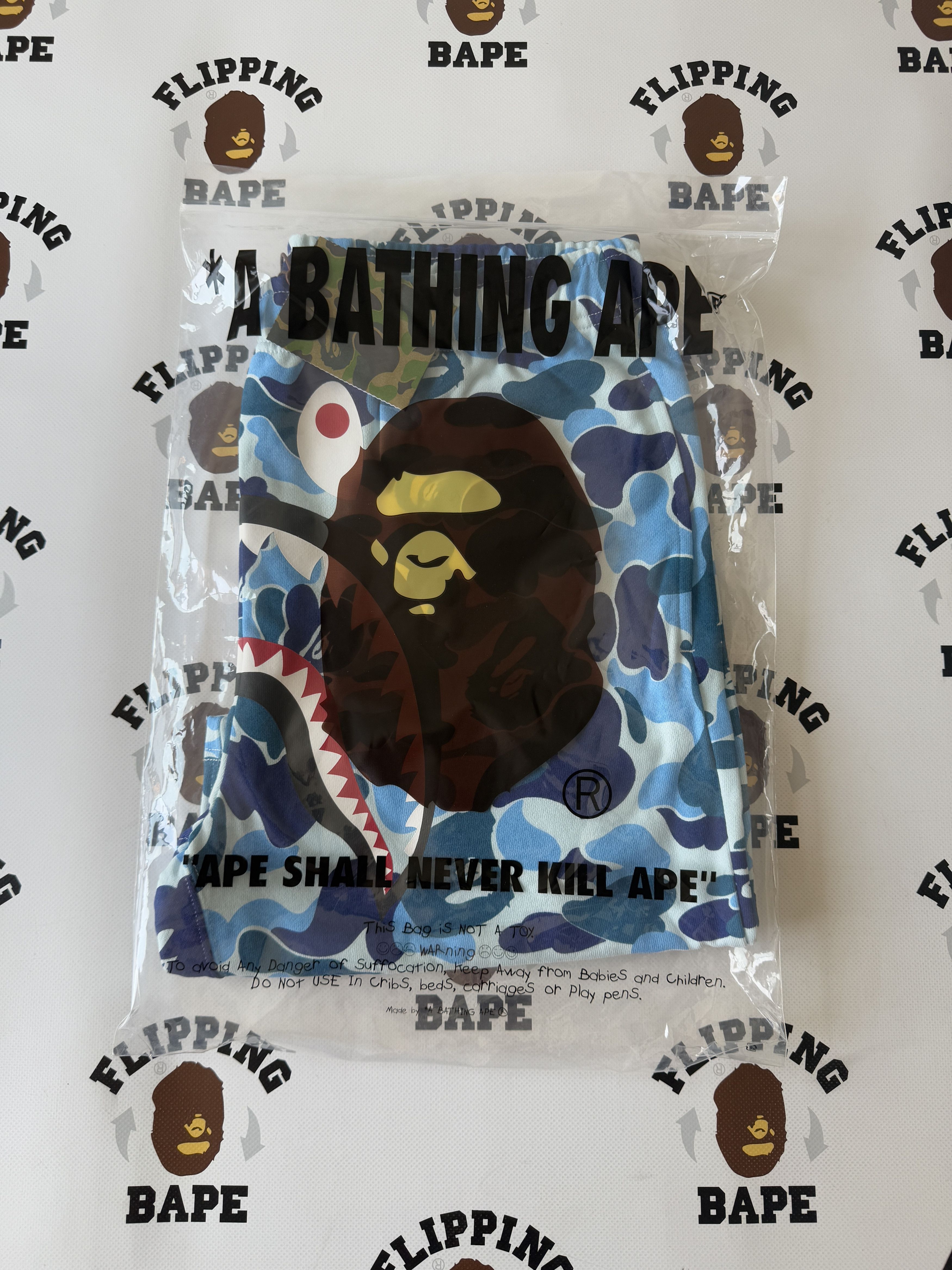 Bape BAPE ABC CAMO SHARK SWEAT SHORTS Size US 36 / EU 52 - 12 Thumbnail