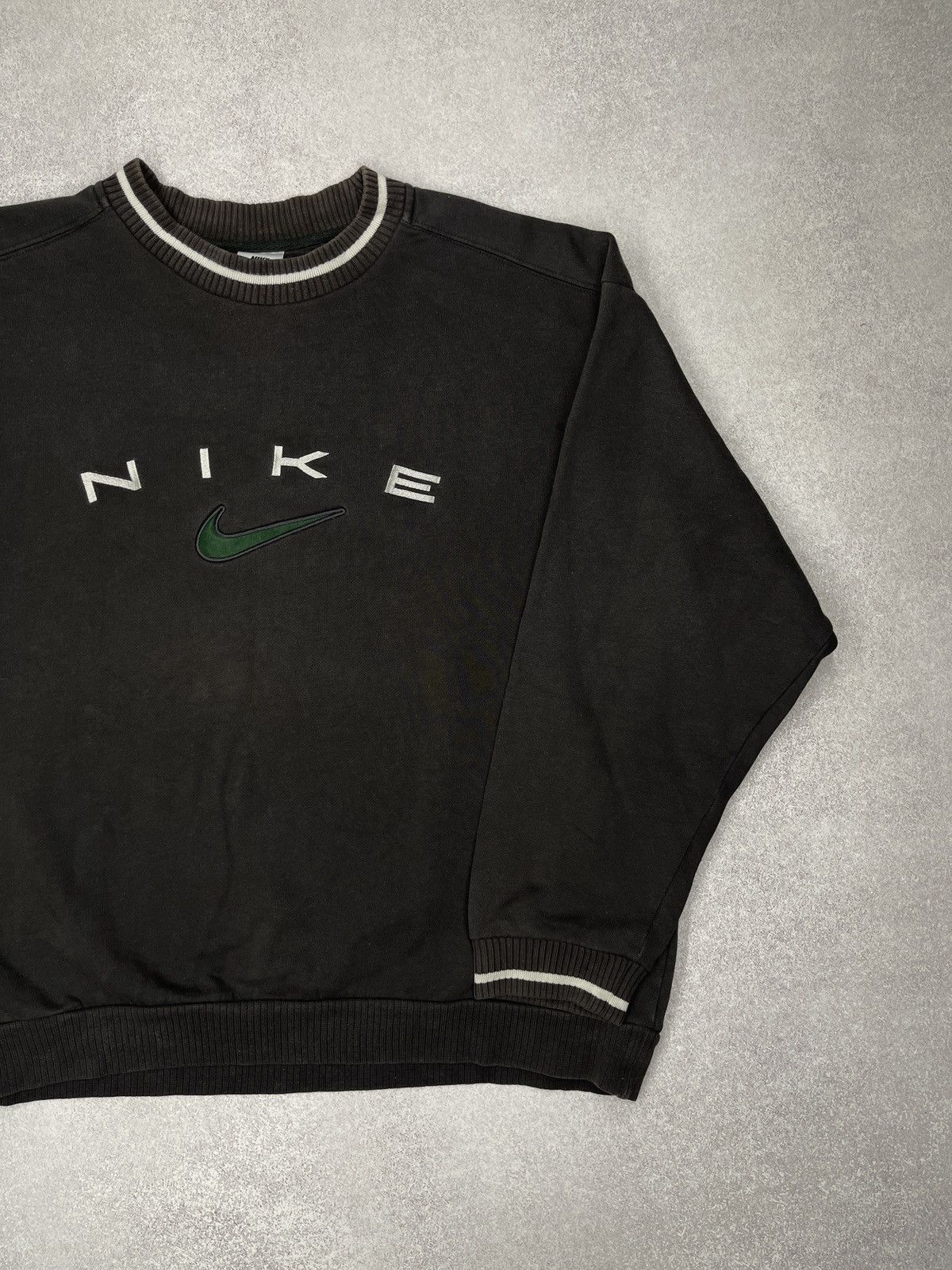 Nike Vintage Nike Big Logo Swoosh Sweatshirt Brown Y2K ACG TN Size US XL / EU 56 / 4 - 4 Thumbnail