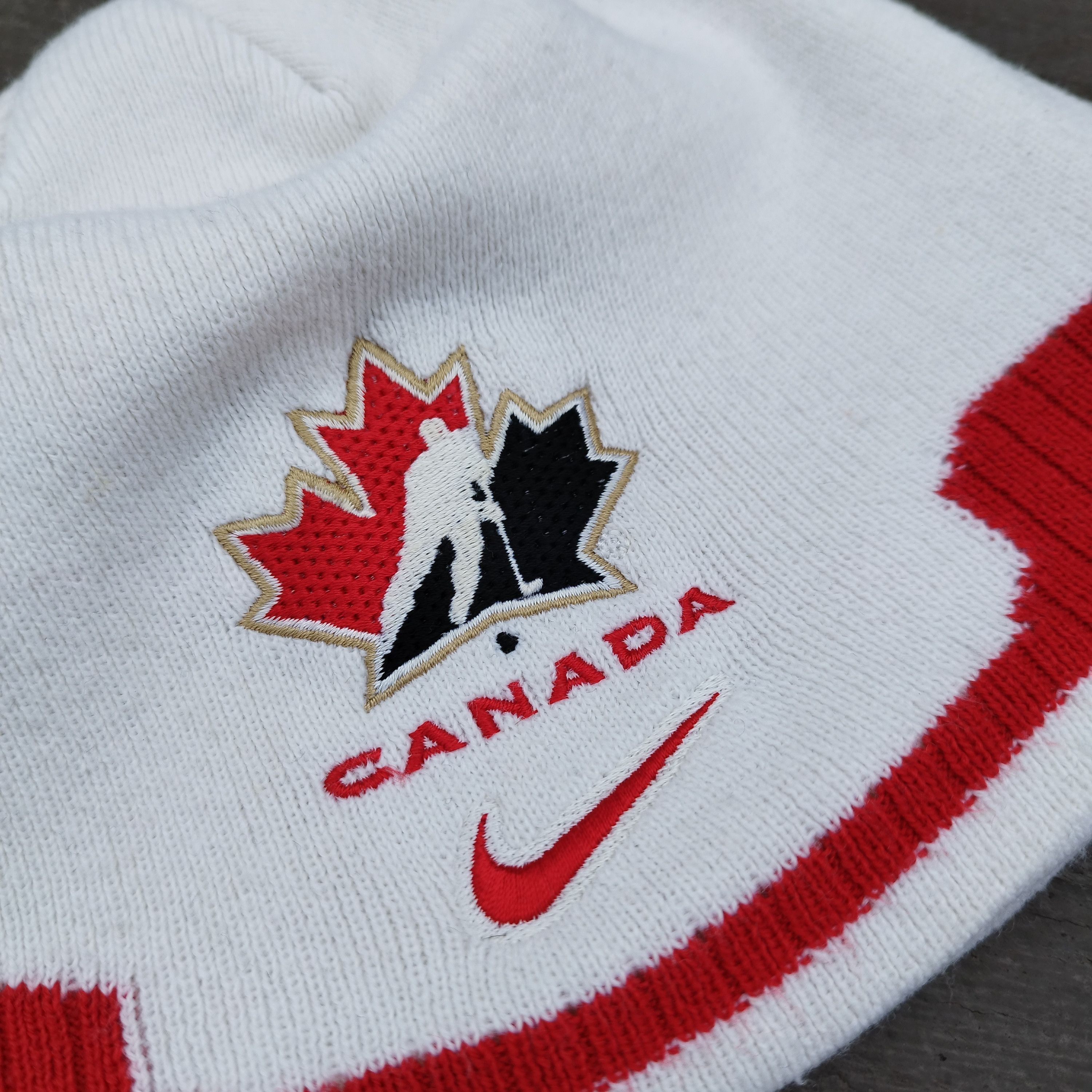 Nike VINTAGE Nike Hockey Canada Beanie | Y2K 00s Retro Winter Hat Size ONE SIZE - 3 Thumbnail