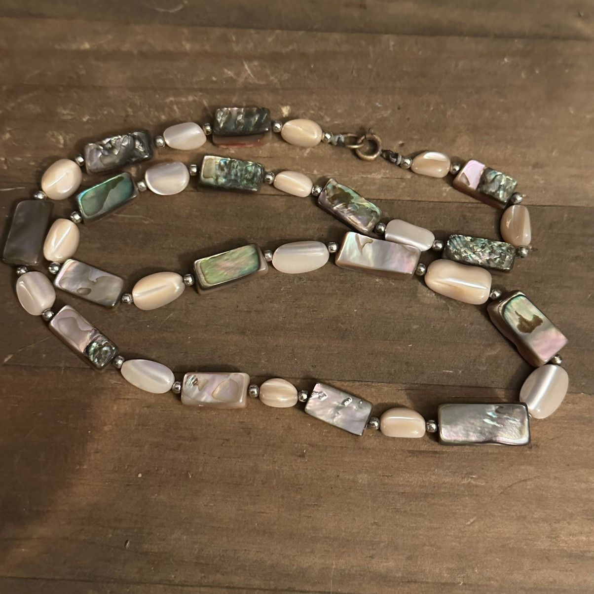 Vintage Vintage mother of pearl and abalone bead necklace Size ONE SIZE - 2 Thumbnail