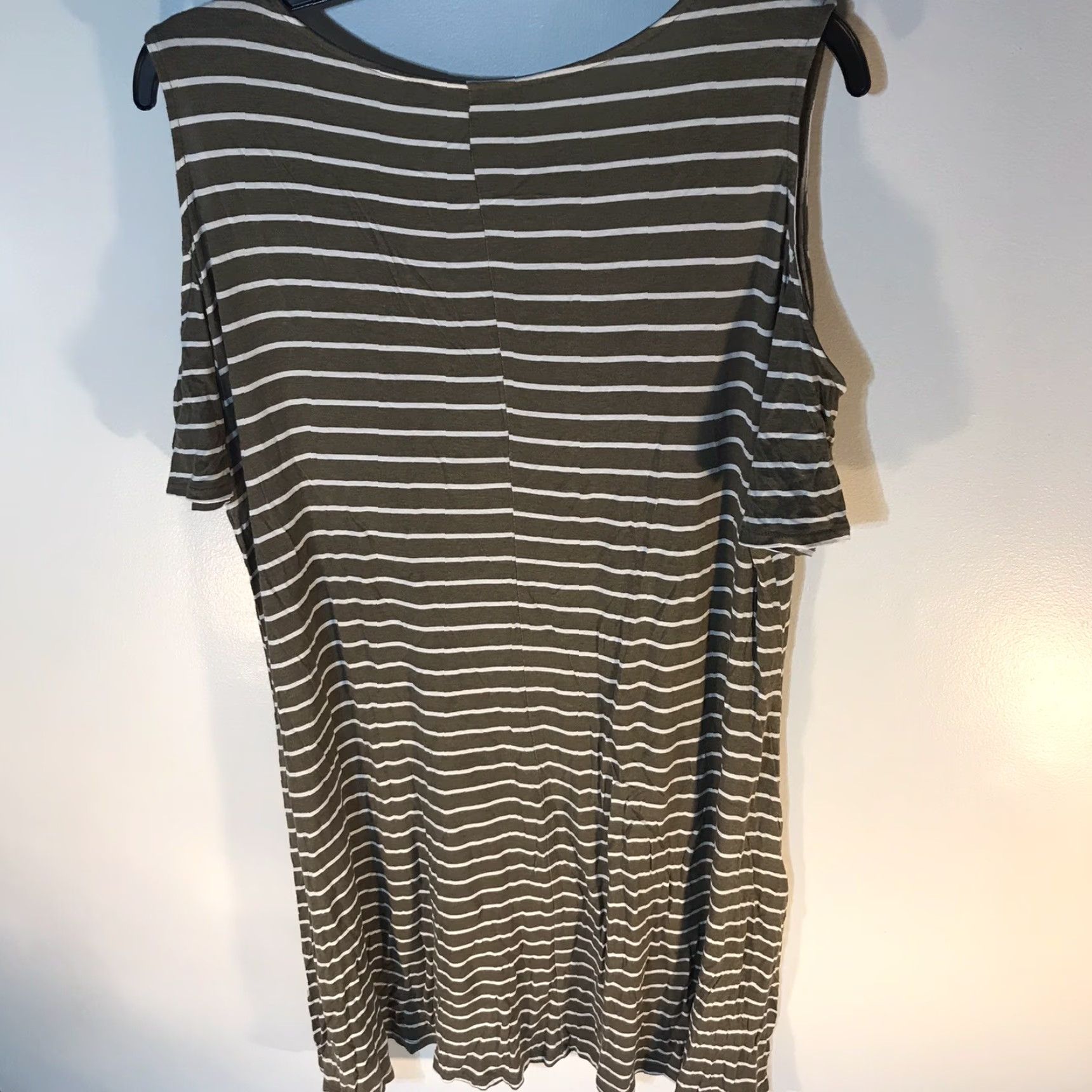Vintage New York & Co Striped Dress Women XL Green White Cold Shoulder Knee Length Rayon Spandex Lightweight Size XL / US 12-14 / IT 48-50 - 2 Thumbnail