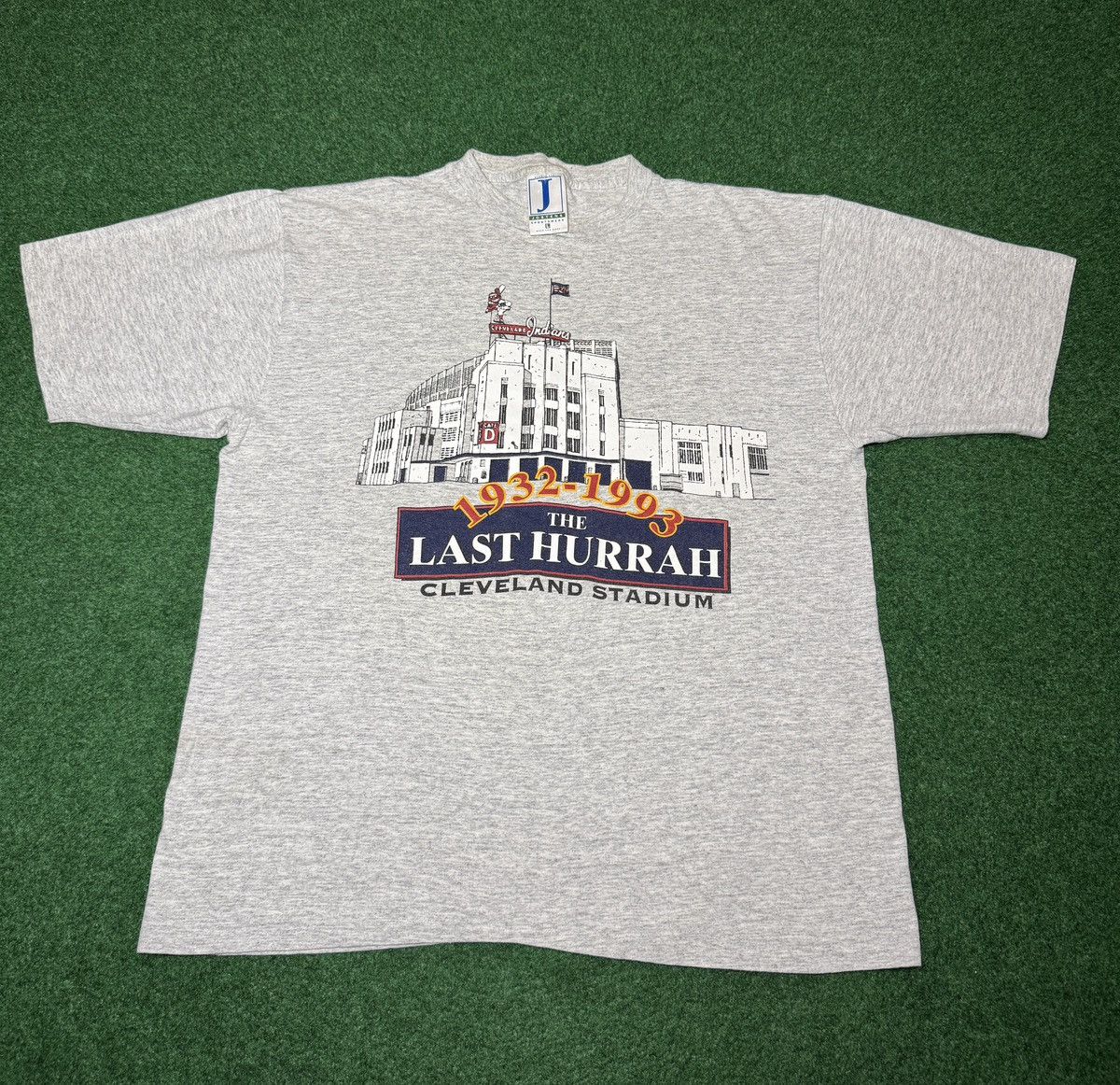 Vintage Vintage 90s Cleveland Indians Stadium Last Hurrah T Shirt Size US L / EU 52-54 / 3 - 1 Thumbnail