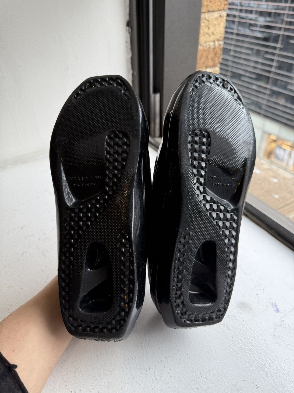 1017 ALYX 9SM 1017 Alyx 9SM Black Shiny Mono slip on Size US 9 / EU 42 - 4 Thumbnail