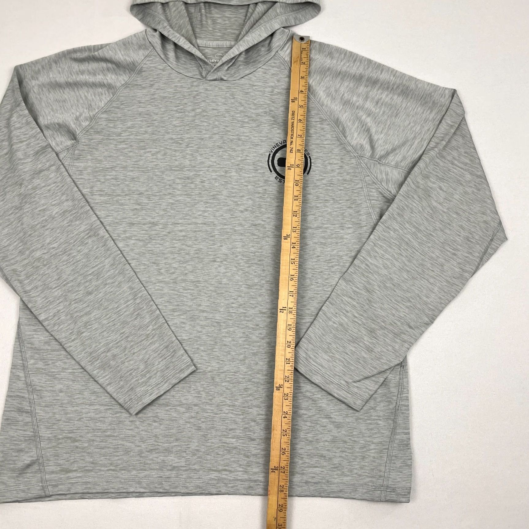 Vineyard Vines Vineyard Vines Performance Hoodie Mens XL Gray Lightweight Hiking Graphic Preppy Hoodie Mens XL Gray Hiking Graphic Preppy Size US XL / EU 56 / 4 - 6 Thumbnail
