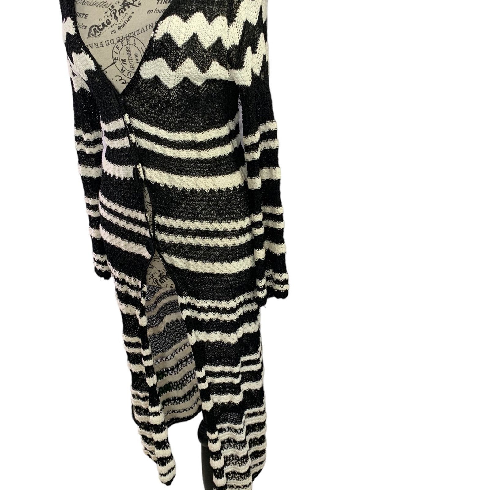 Chicos Chico’s Long Knit Geometric Print Cardigan Sweater Size XS Size XS / US 0-2 / IT 36-38 - 2 Thumbnail