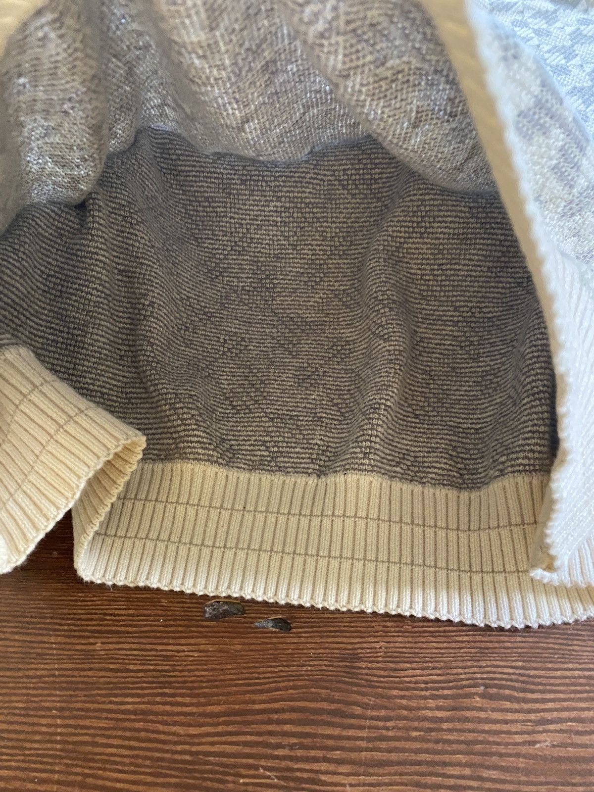 Vintage Vintage 90’s Geometric Pattern White & Grey Knit Sweater Size US M / EU 48-50 / 2 - 6 Thumbnail