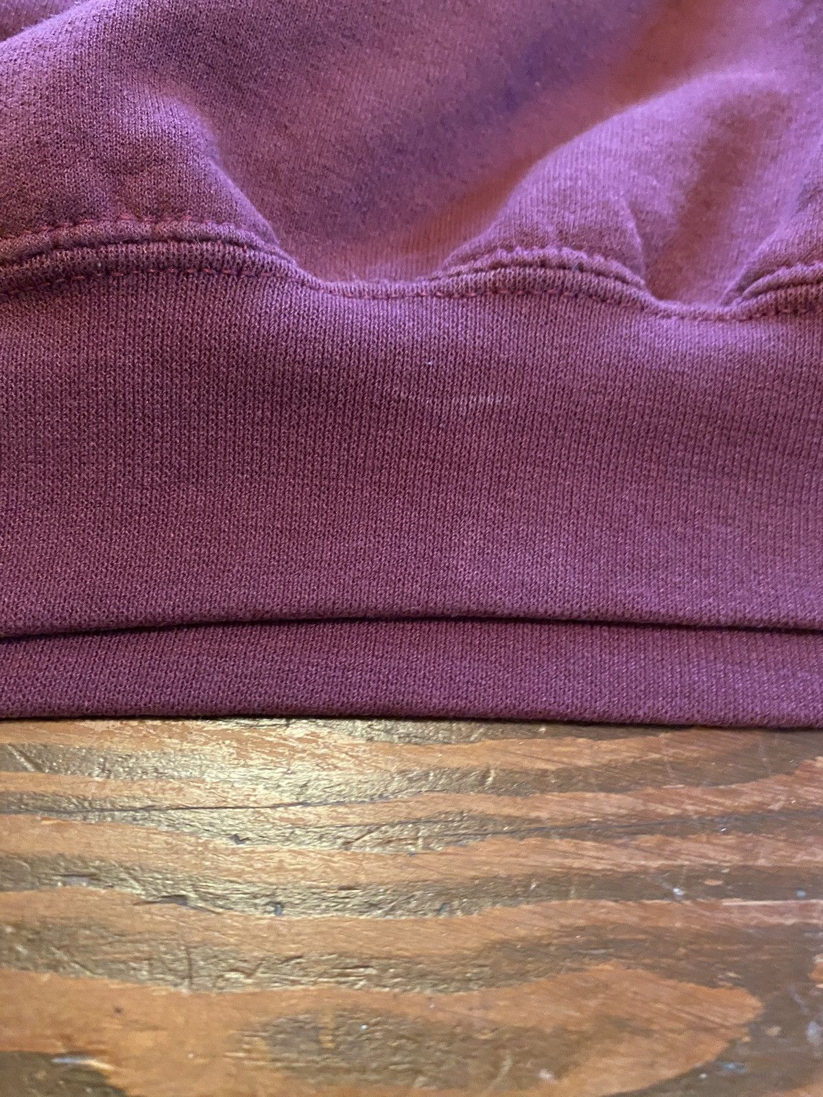 Gildan × Vintage Vintage 90’s Howling Wolf Maroon Crewneck Sweatshirt Size US XL / EU 56 / 4 - 20 Thumbnail
