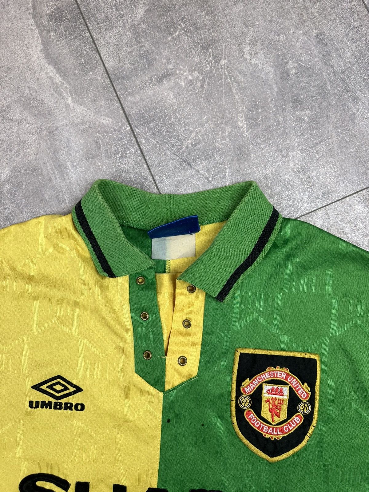 Umbro Umbro Manchester United FC 1992/94Away Soccer Jersey Size US M / EU 48-50 / 2 - 15 Thumbnail