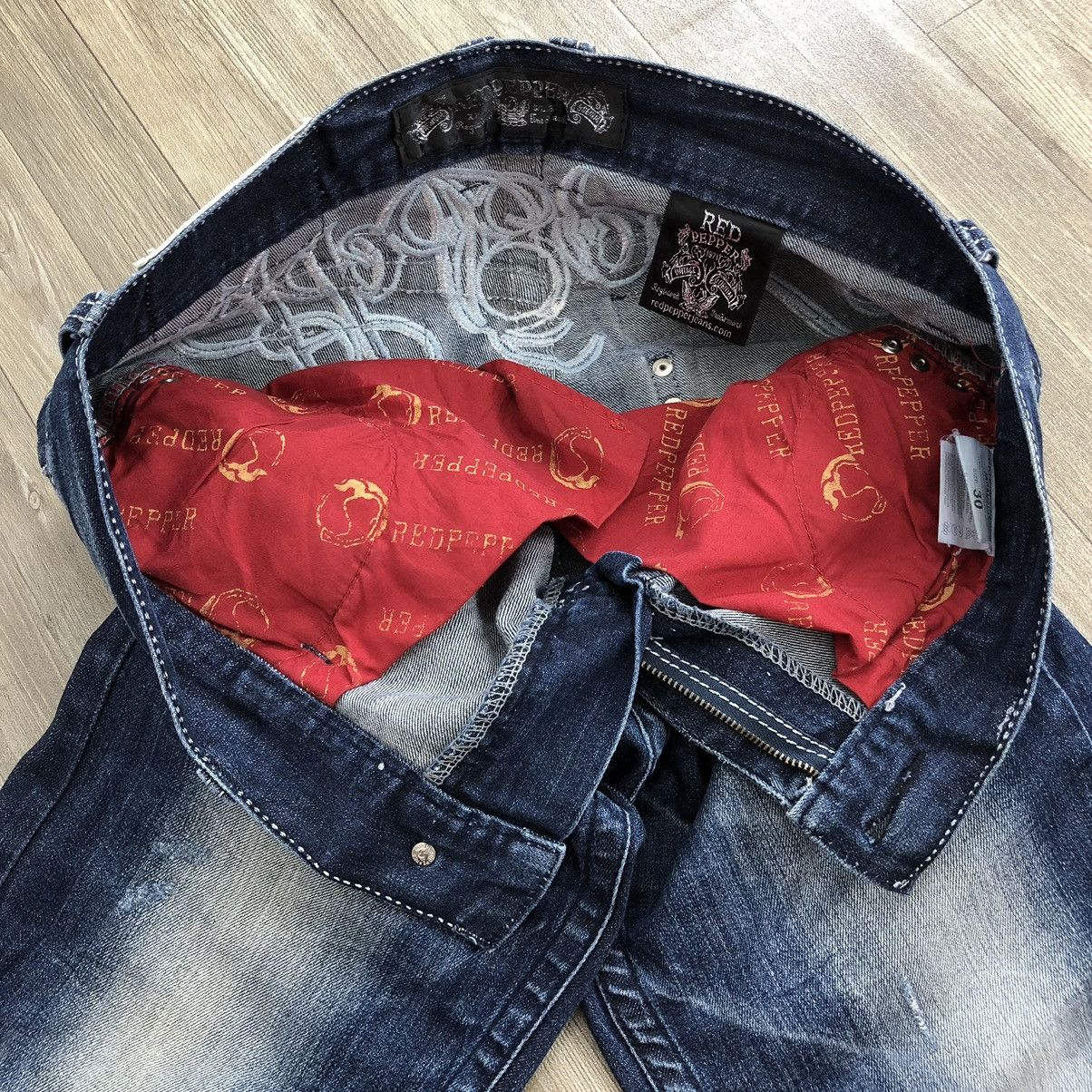 If Six Was Nine × Le Grande Bleu (L.G.B.) × Tornado Mart Y2K Red Pepper Distressed Embroidered Faded Denim Pants Size US 33 - 13 Thumbnail