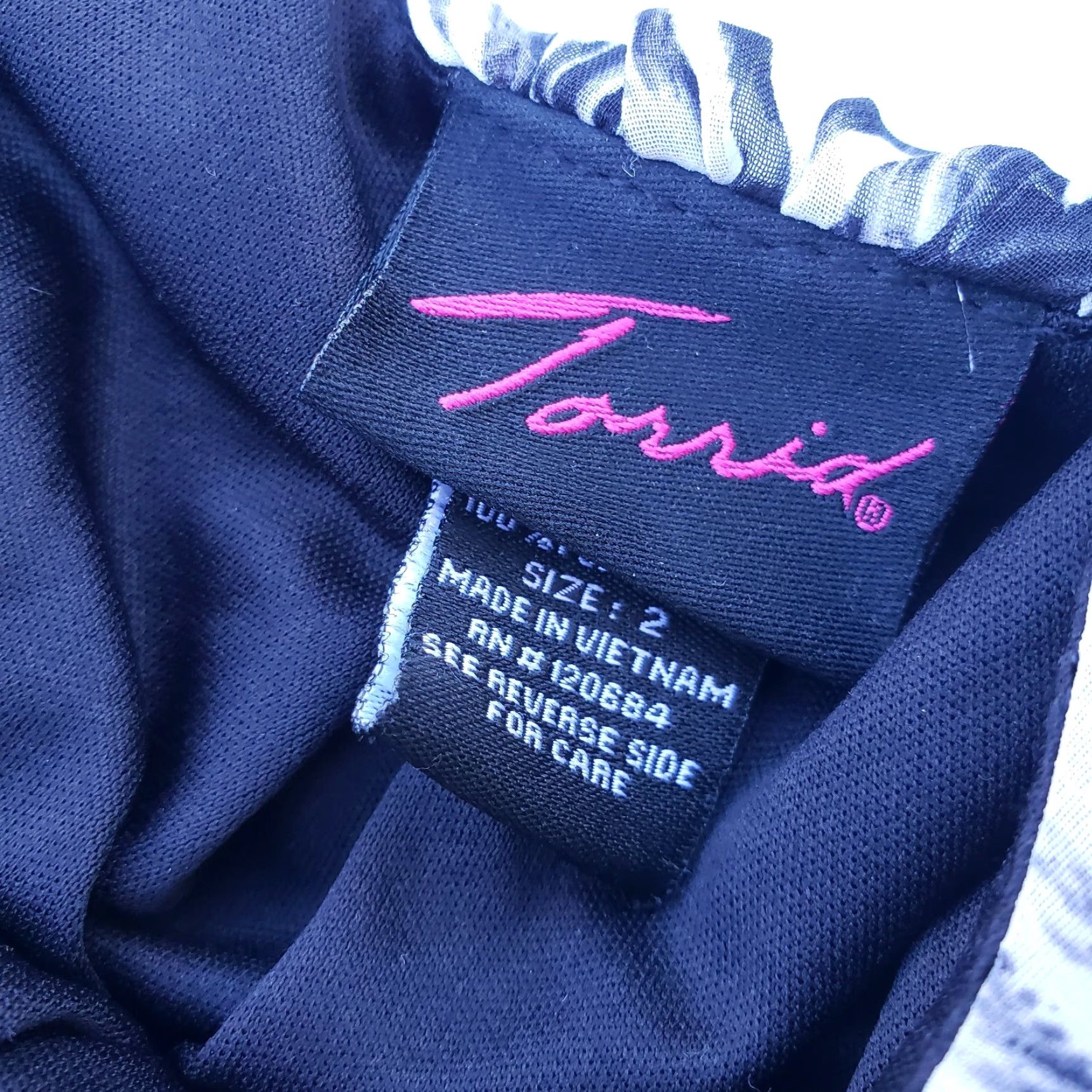 Torrid Womens Torrid Black and White Sheer Tank Top Size 2 Sequin Straps Size XS / US 0-2 / IT 36-38 - 4 Thumbnail