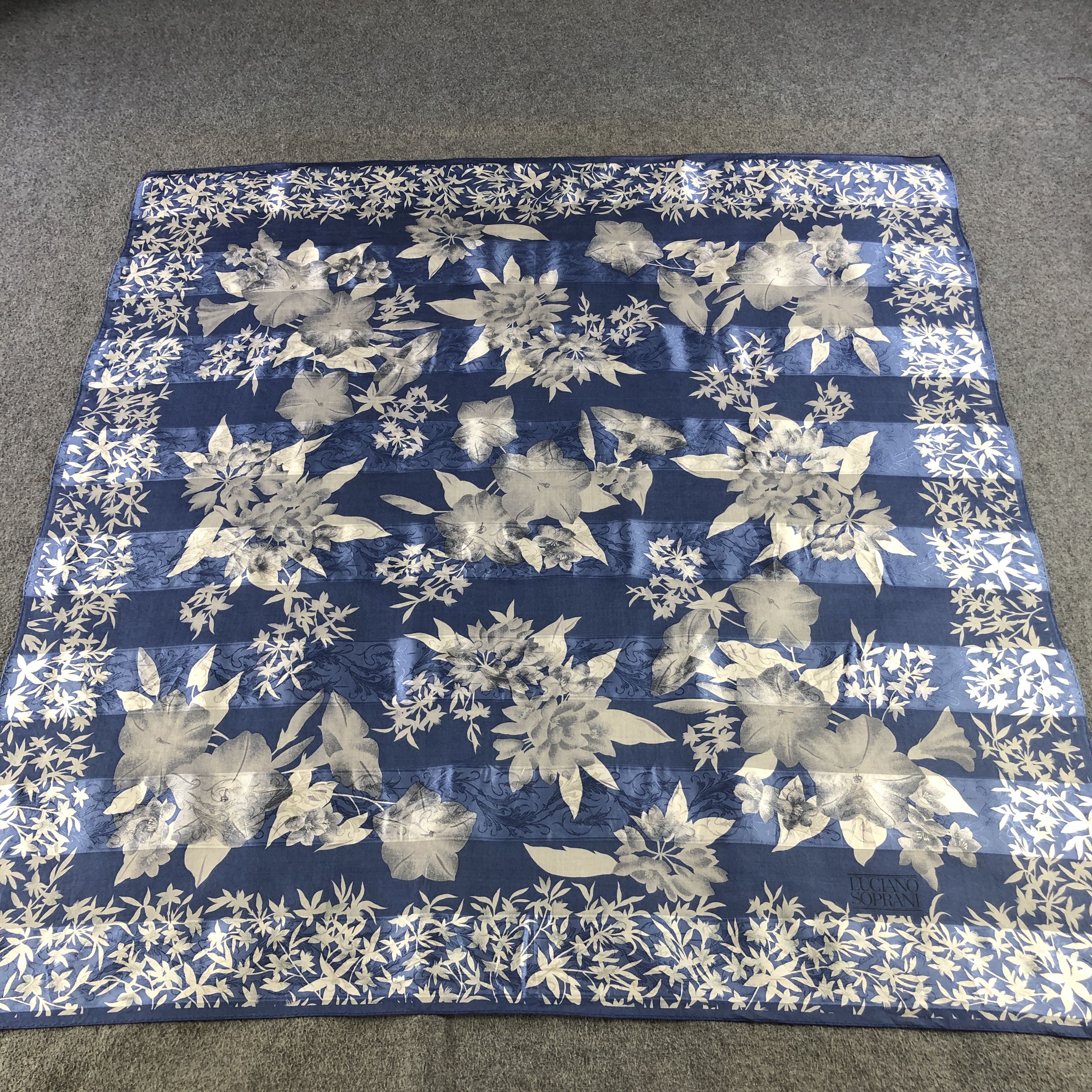 Japanese Brand Vintage Luciano Soprani Floral Silk Scarf M1180 Size ONE SIZE - 2 Thumbnail