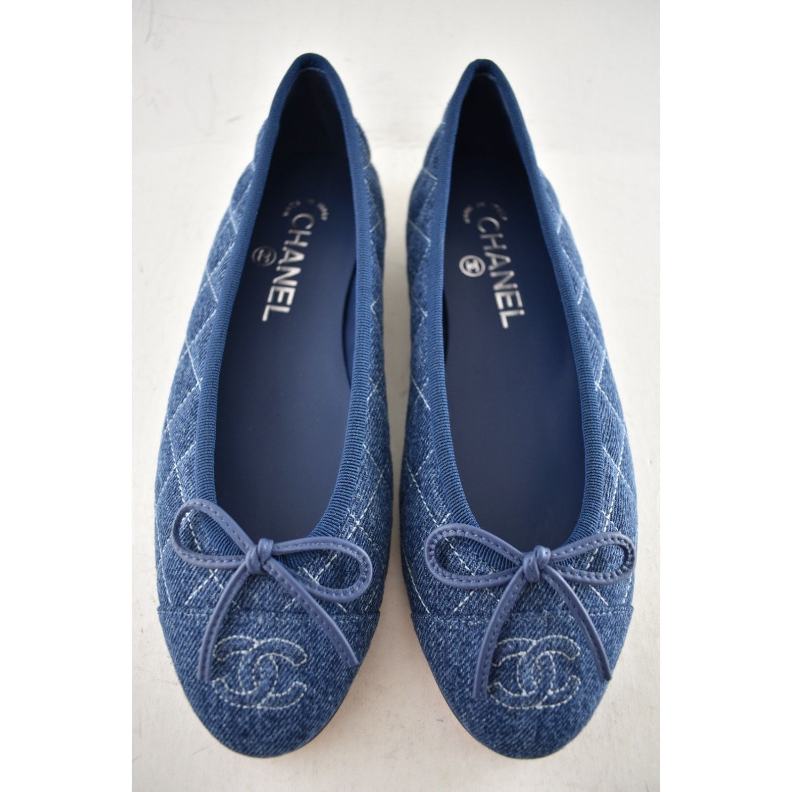 Chanel Chanel Washed Denim Blue Quilted CC Bow Tie Ballet Flat 36 Size US 6 / IT 36 - 8 Thumbnail