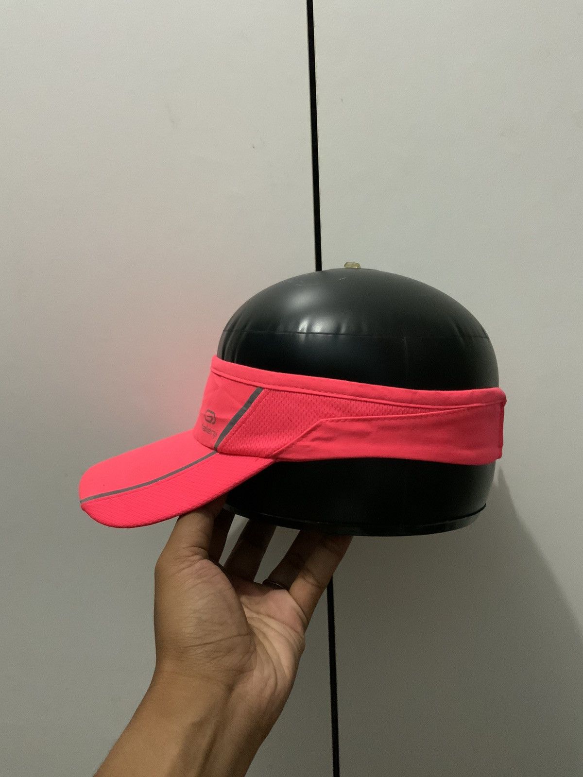 Japanese Brand Kalenji Spellout Pink Visor Hat Size ONE SIZE - 2 Thumbnail