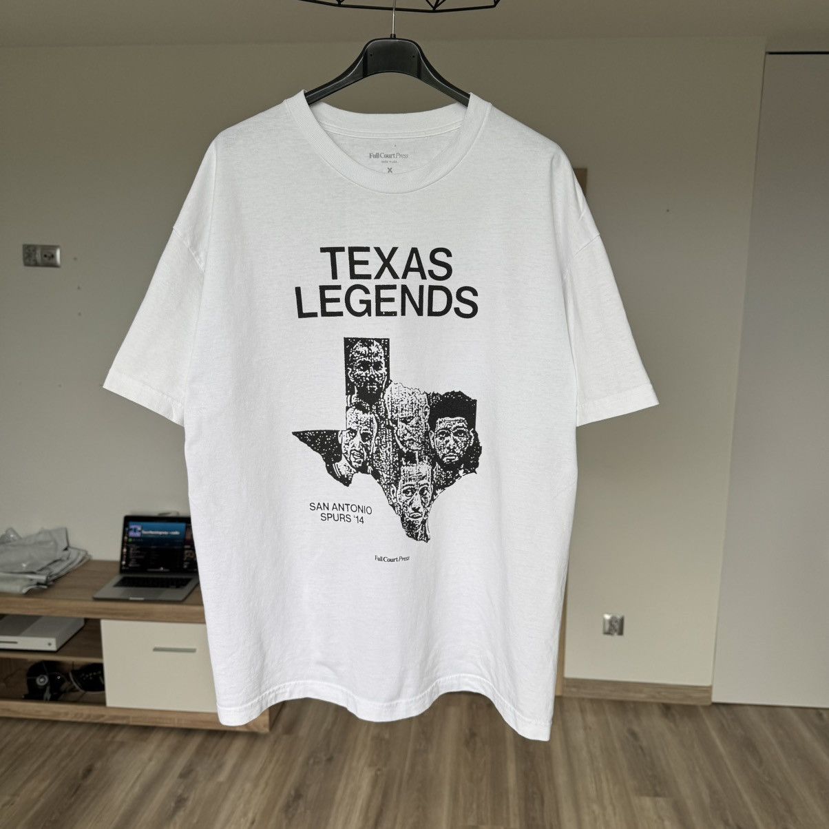 NBA × Vintage FULL COURT PRESS TEXAS LEGENDS SAN ANTONIO SPURS GRAPHIC TEE Size US XL / EU 56 / 4 - 15 Thumbnail