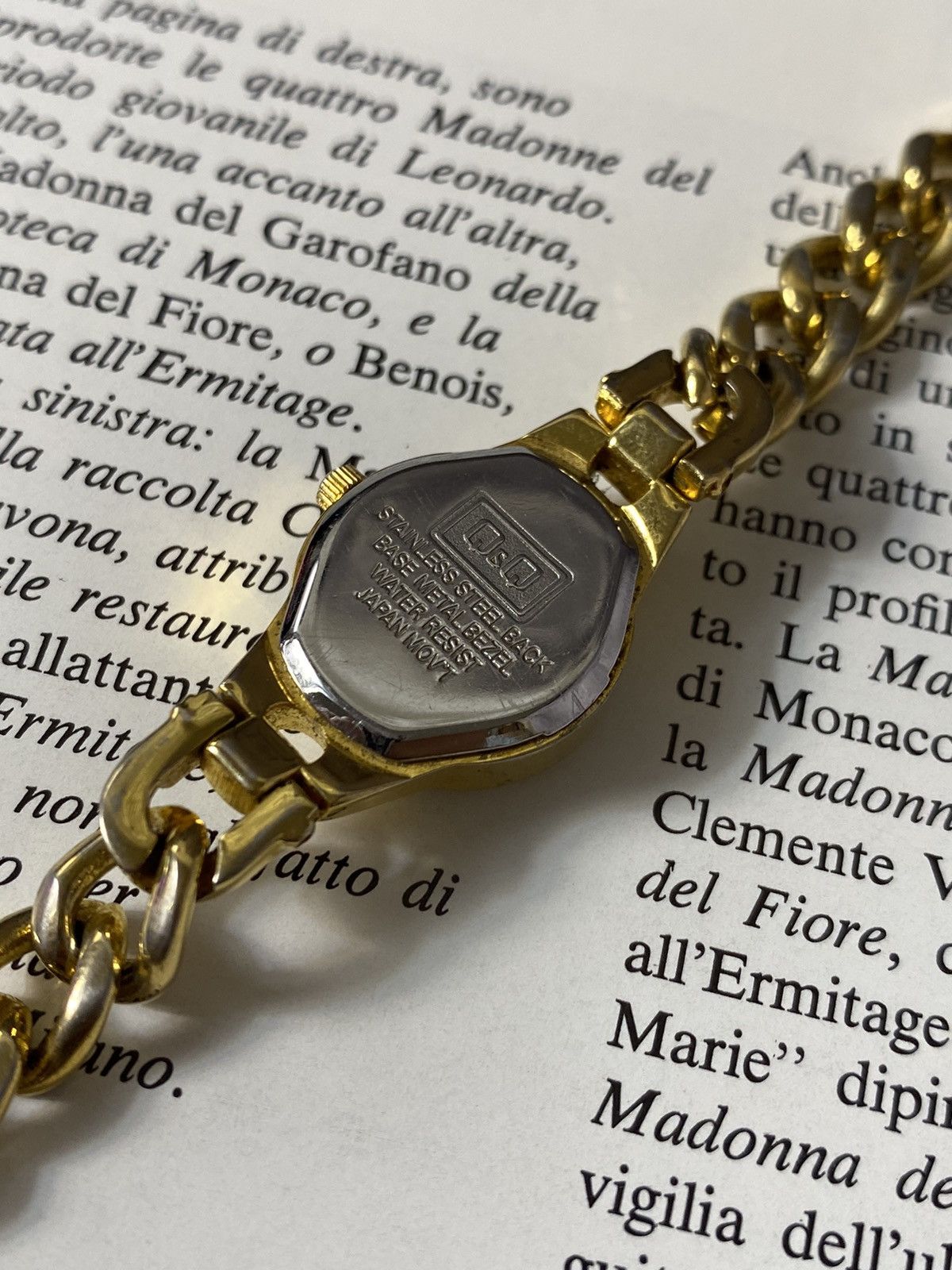 Japanese Brand Q&Q Quartz Watch. Gold Tone, Chain Bracelet. Size ONE SIZE - 6 Thumbnail